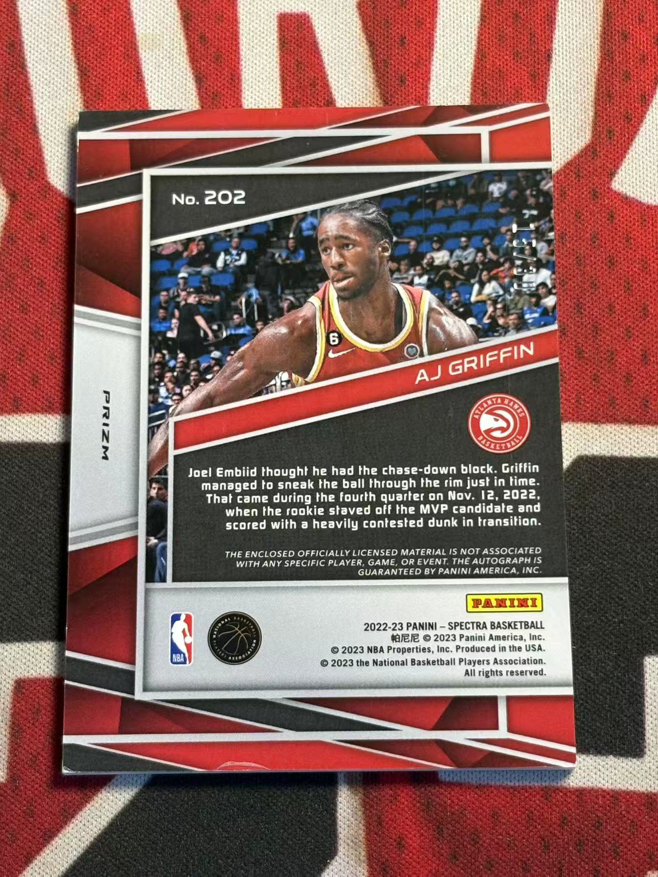 2022-23 PANINI SPECTRA AJ Griffin 光谱系列 老鹰 新秀RC AJ格里芬 30编 RPA 新秀三色PATCH球衣物料切割签字卡 实物卡签 青波纹折 折射【烂臭嘴拍卖】
