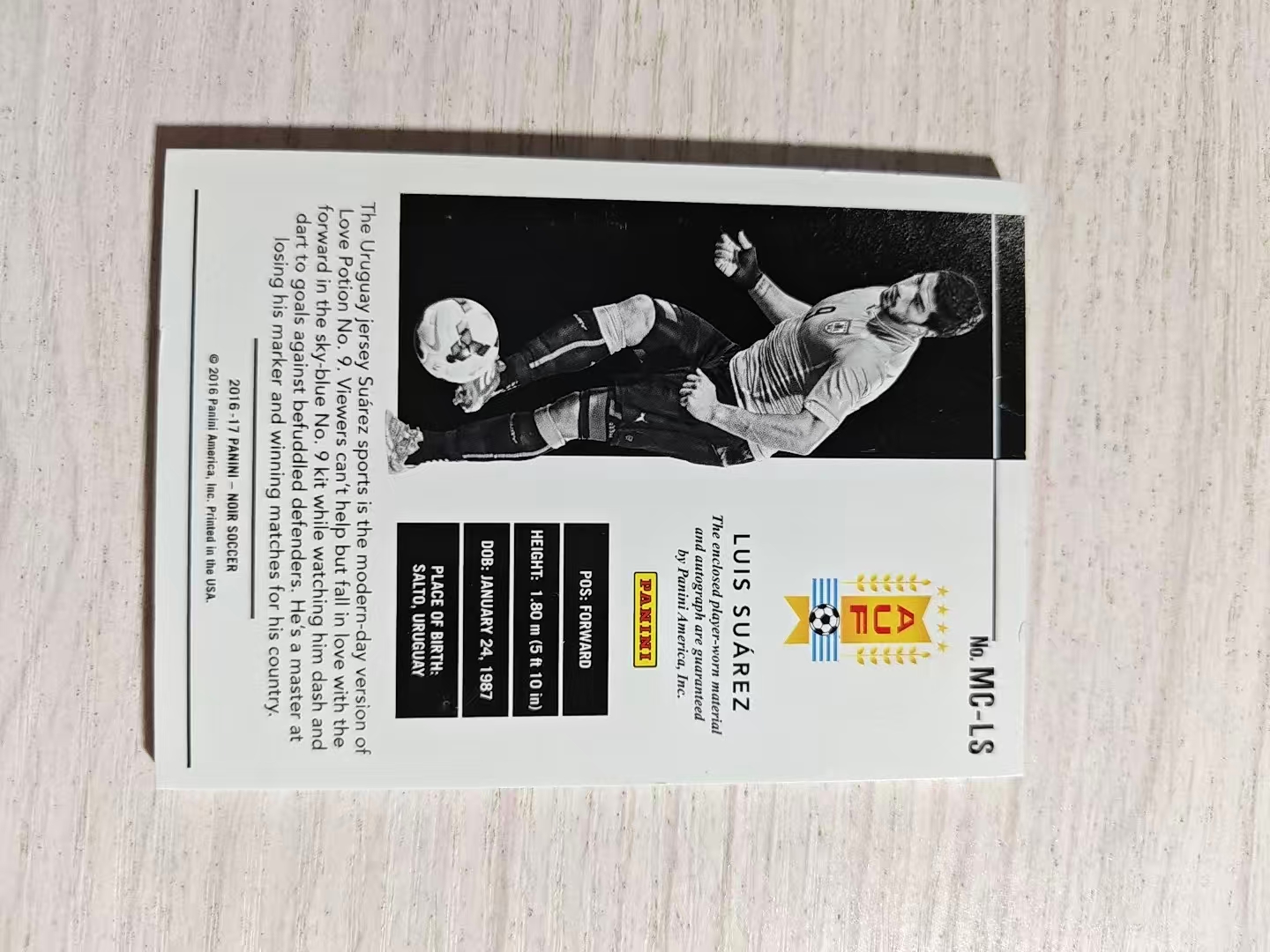 2016-17 Panini Noir Luis Suarez 【西北拍卖】帕尼尼诺尔系列 苏亚雷斯 30/65编卡签 球衣签字 落场物料切割 乌拉圭 利物浦 巴萨 巴塞罗那 行