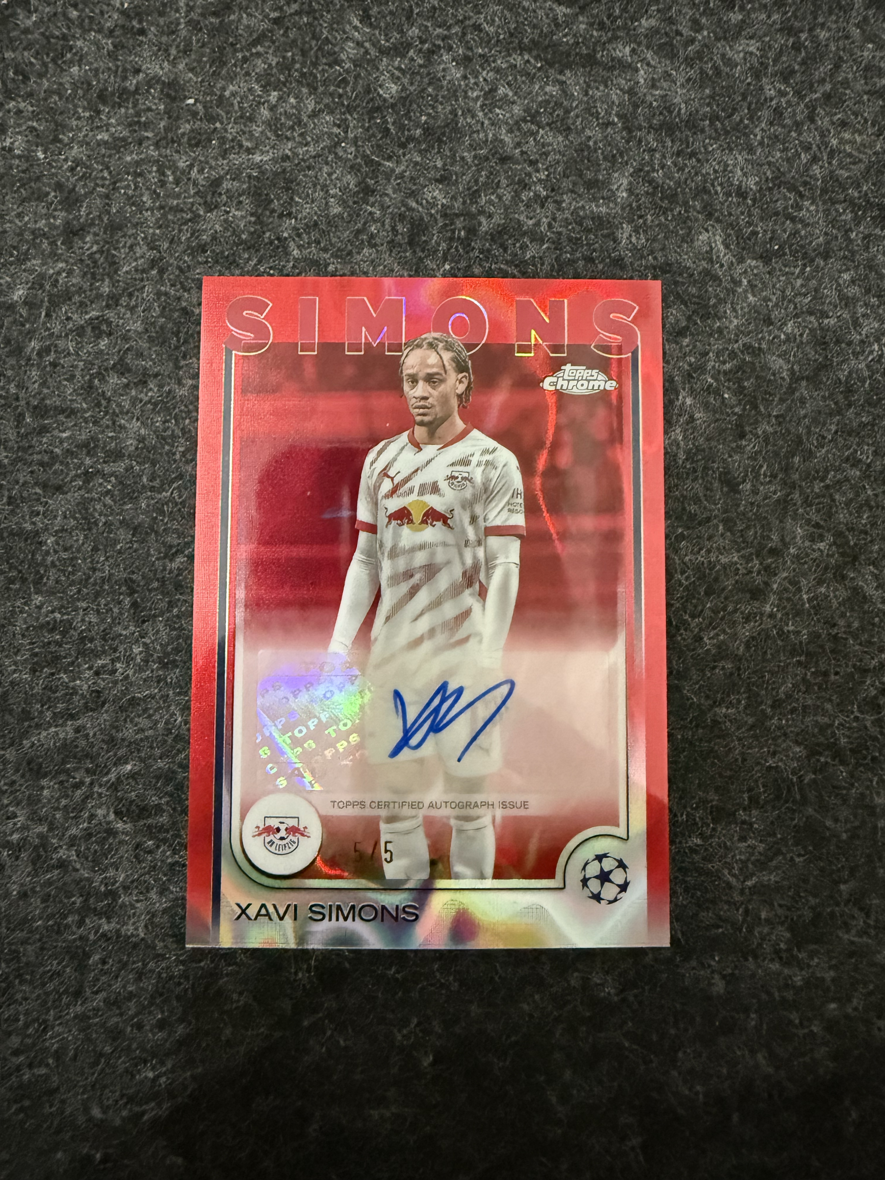 2025 Topps Chrome Xavi Simons 哈维 西蒙斯 签字 红折 欧冠 5/5编 尾编 莱比锡红牛 利物浦 正TC 萨拉赫 伊萨克 索博斯洛伊队友 卡品如图