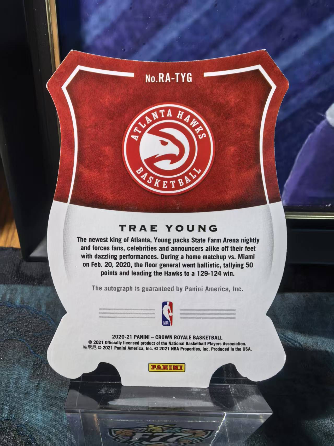 2020-21 Panini Crown Royale Trae Young 皇冠 老鹰 特雷杨 折射 金平行 签字 卡签 17编 低编 异形切割 卡品如图 收藏必备 龙龙