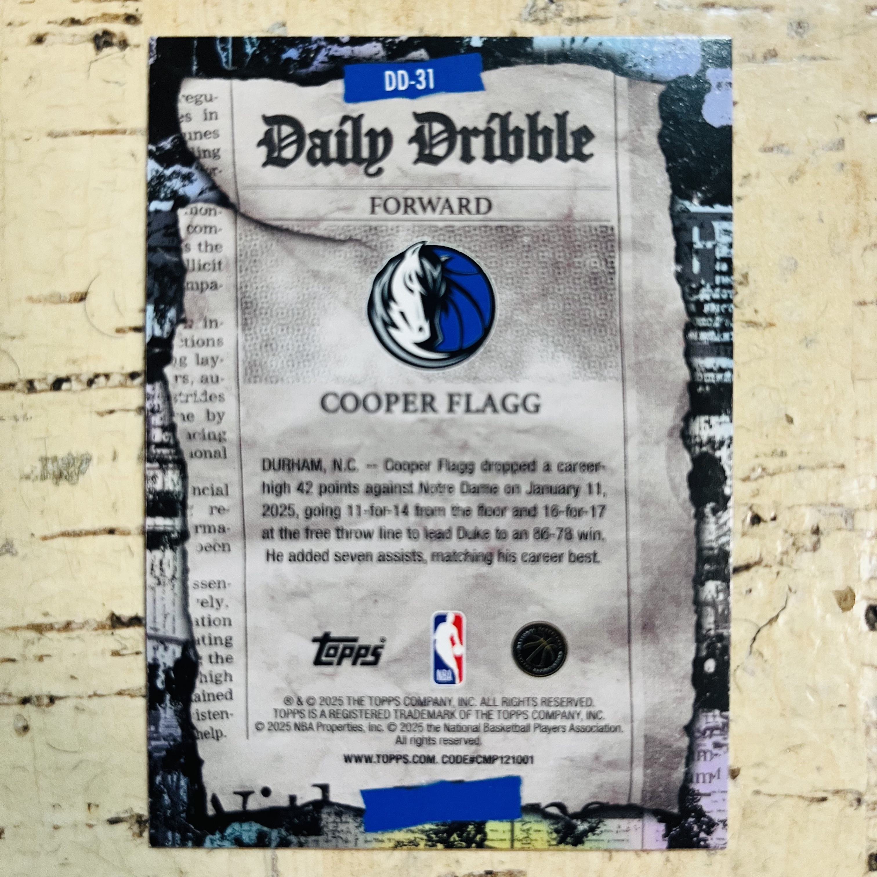 2025-26 Topps Flagship Cooper Flagg RC 新秀 独行侠 美国之子 库珀 弗拉格 正银折 银折射 holo折 第1张 daily dribble 海报 报纸 特卡