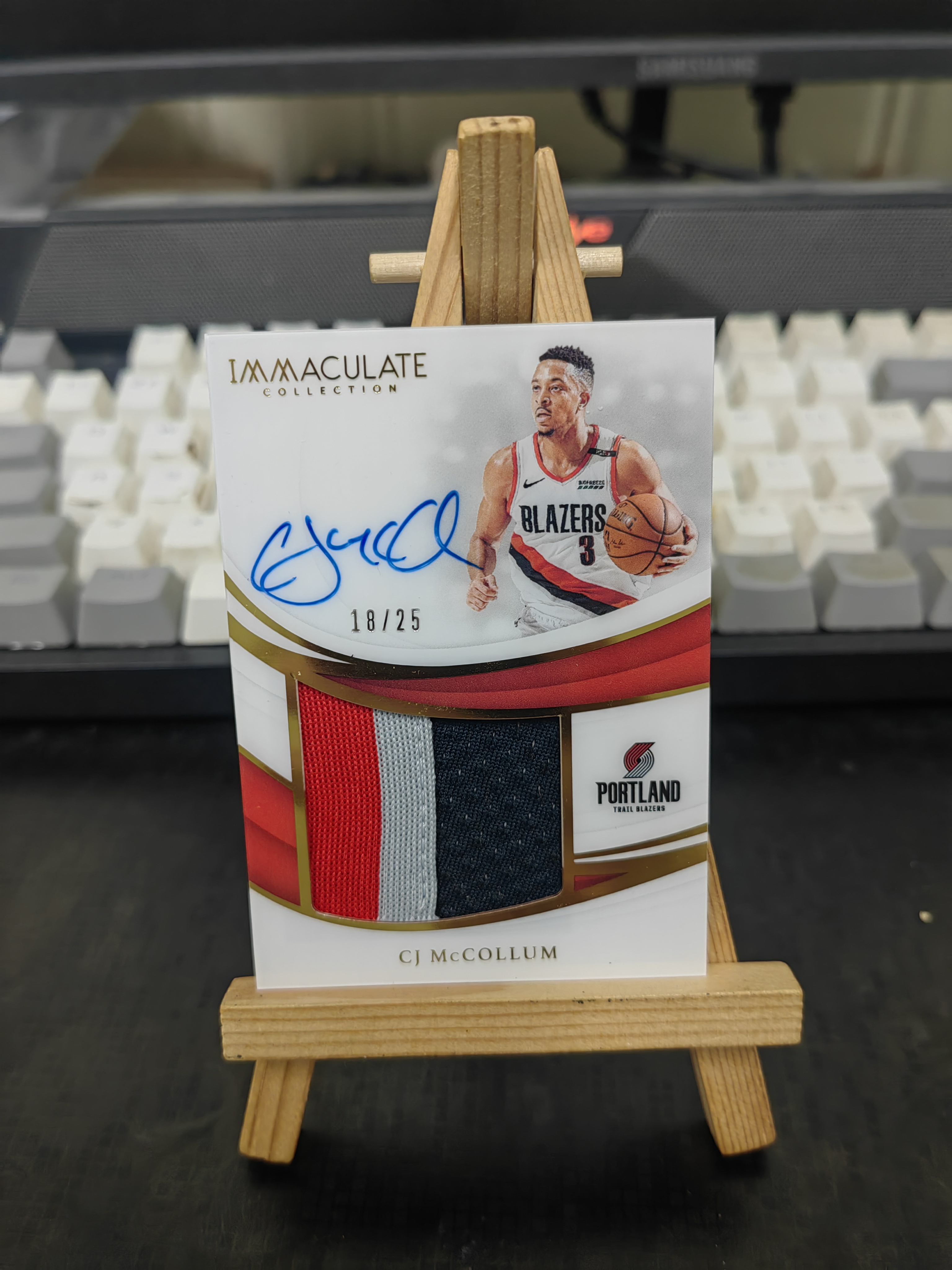 2018-19 Panini Immaculate CJ McCollum 【来福拍卖】爱咪咪 开拓者 cj 麦科勒姆 18/25编 1/1 pa 签字 卡签 球衣物料 patch 卡品如图