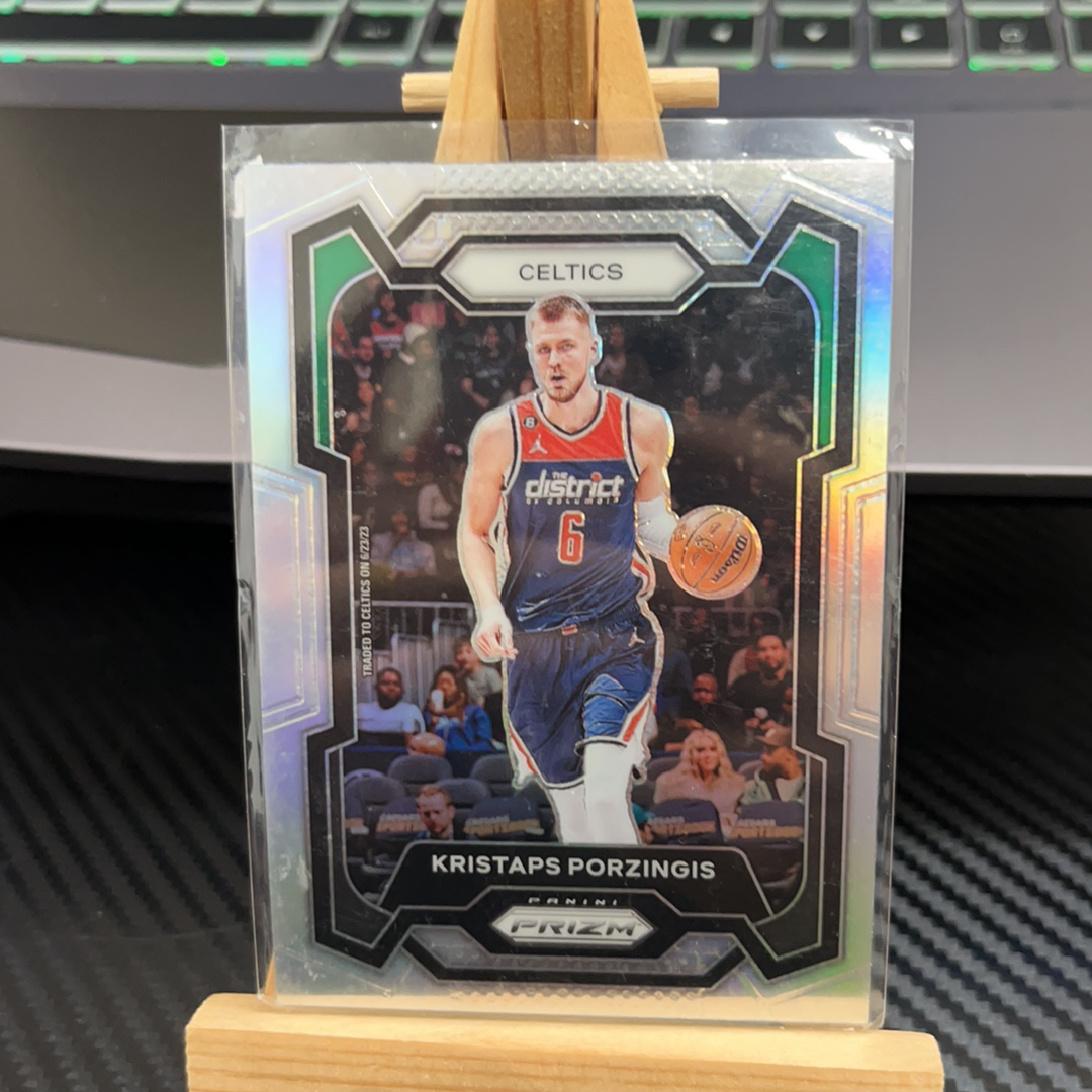 2023-24 Panini Prizm Kristaps Porzingis 波尔津吉斯 凯尔特人 银折 折射 prizm系列 pz 卡品如图 凑图必备 值得收藏!免费代卖!