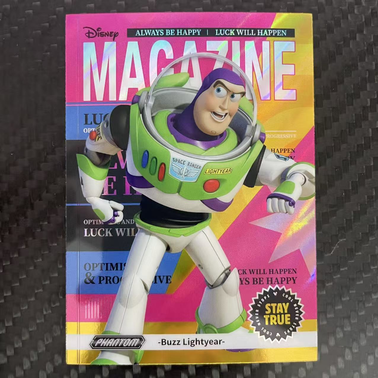 2025 Kakawow Disney Buzz Lightyear 【杰克森拍卖】巴斯光年 玩具总动员 18/45编 杂志 特卡 比例1:494 折射 Phantom 雕哥