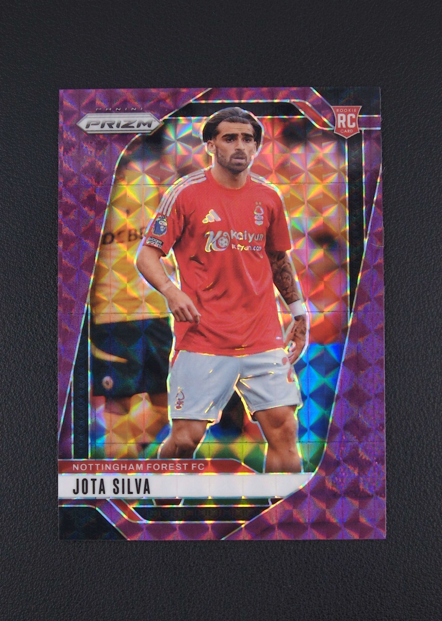 2024-25 Panini Prizm Premier League Jota Silva RC 多米拍卖 （Owen.C） 若塔 席尔瓦 诺丁汉森林 红折 122/249编 卡品如图