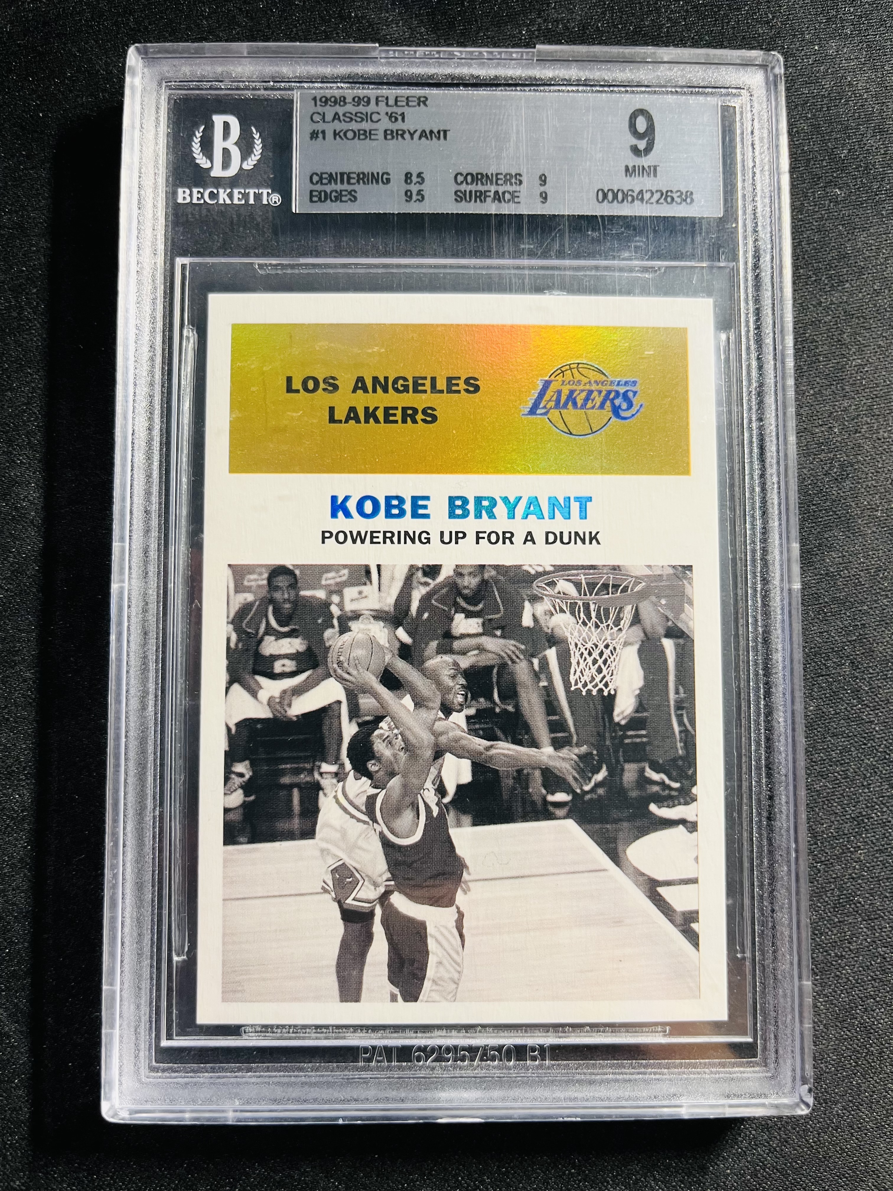 【古都代拍精品】1998-99 Fleer Tradition Kobe Bryant Classic'61 #1C 湖人 科比 布莱恩特 61编 折射 迈克尔乔丹同框 经典老特 极品老卡 BGS9分 系列HIT 懂得都懂#曼德拉菲#