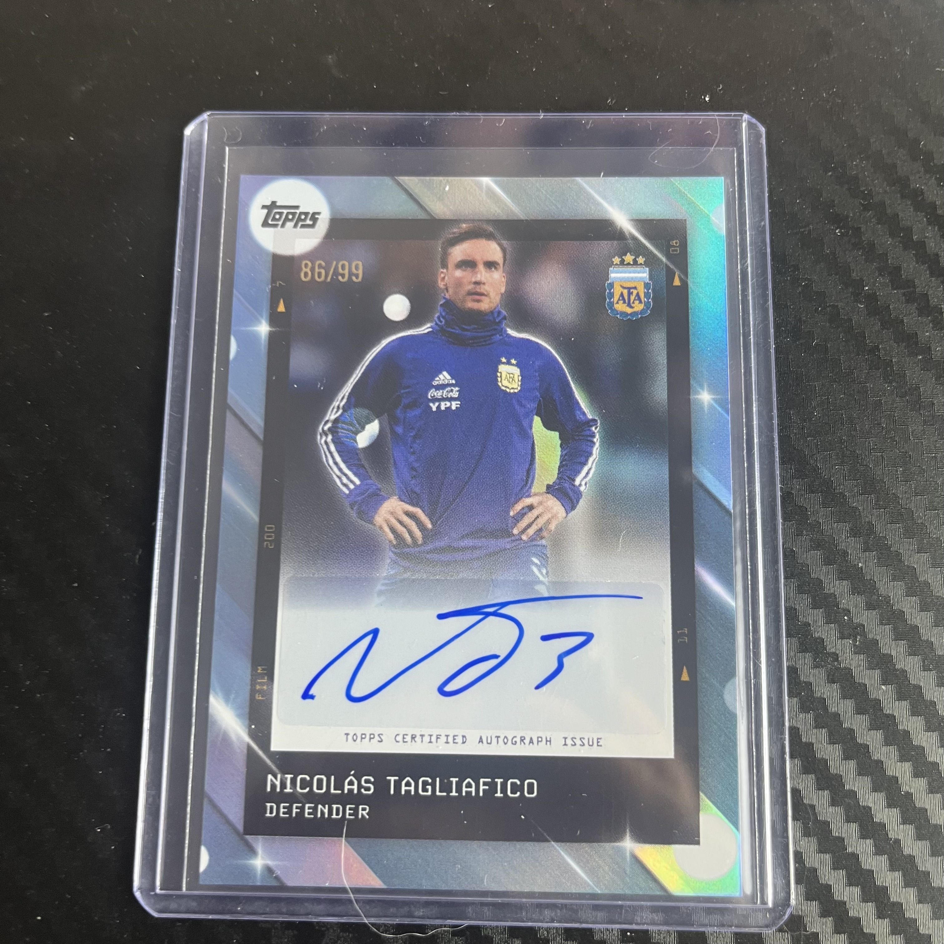 2024-25 Topps Chrome Nicolas Tagliafico 阿根廷 聚焦 塔利亚飞科 86/99编 蓝折 签字 不退不换 不累计 卡品如图 丁满代拍 小杆