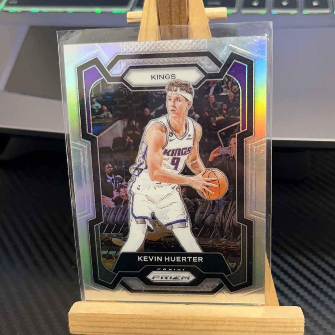 2023-24 Panini Prizm Kevin Huerter 凯文 许尔特 国王 银折 折射 prizm系列 pz 卡品如图 凑图必备 值得收藏!免费代卖!