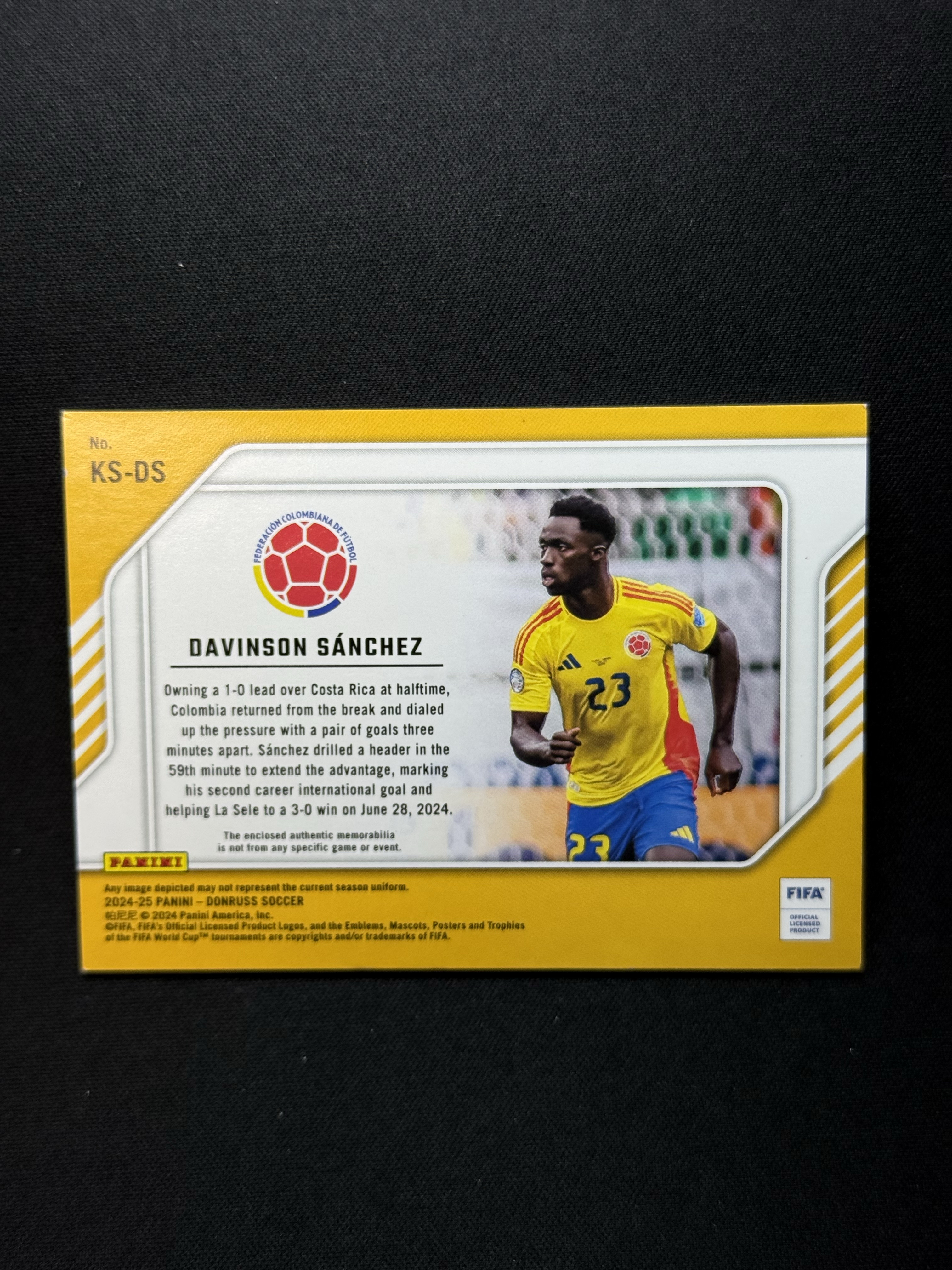 2024-25 Panini Donruss Davinson Sánchez 【小贝代拍】FIFA 杜蕾斯 哥伦比亚 D 桑切斯 小窗 球衣物料 切割 瑕疵如图 拍前看描述 H MFC