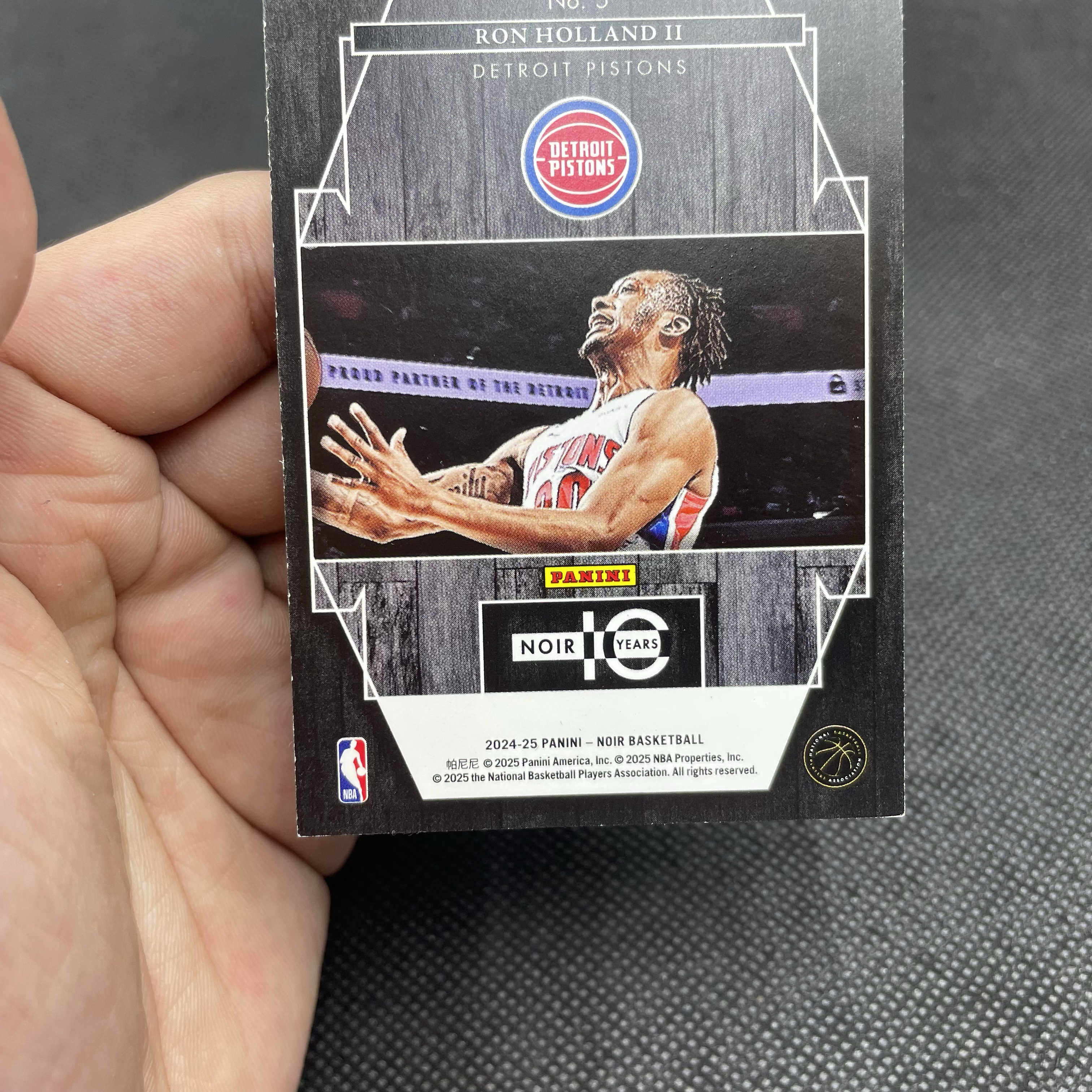 2024-25 Panini Noir Ron Holland RC 诺尔 活塞 新秀 罗恩 霍兰德 27/99编 无字聚光灯 镜面特卡 Spotlight CC 坎宁安队友 品如图 不累计 Yo