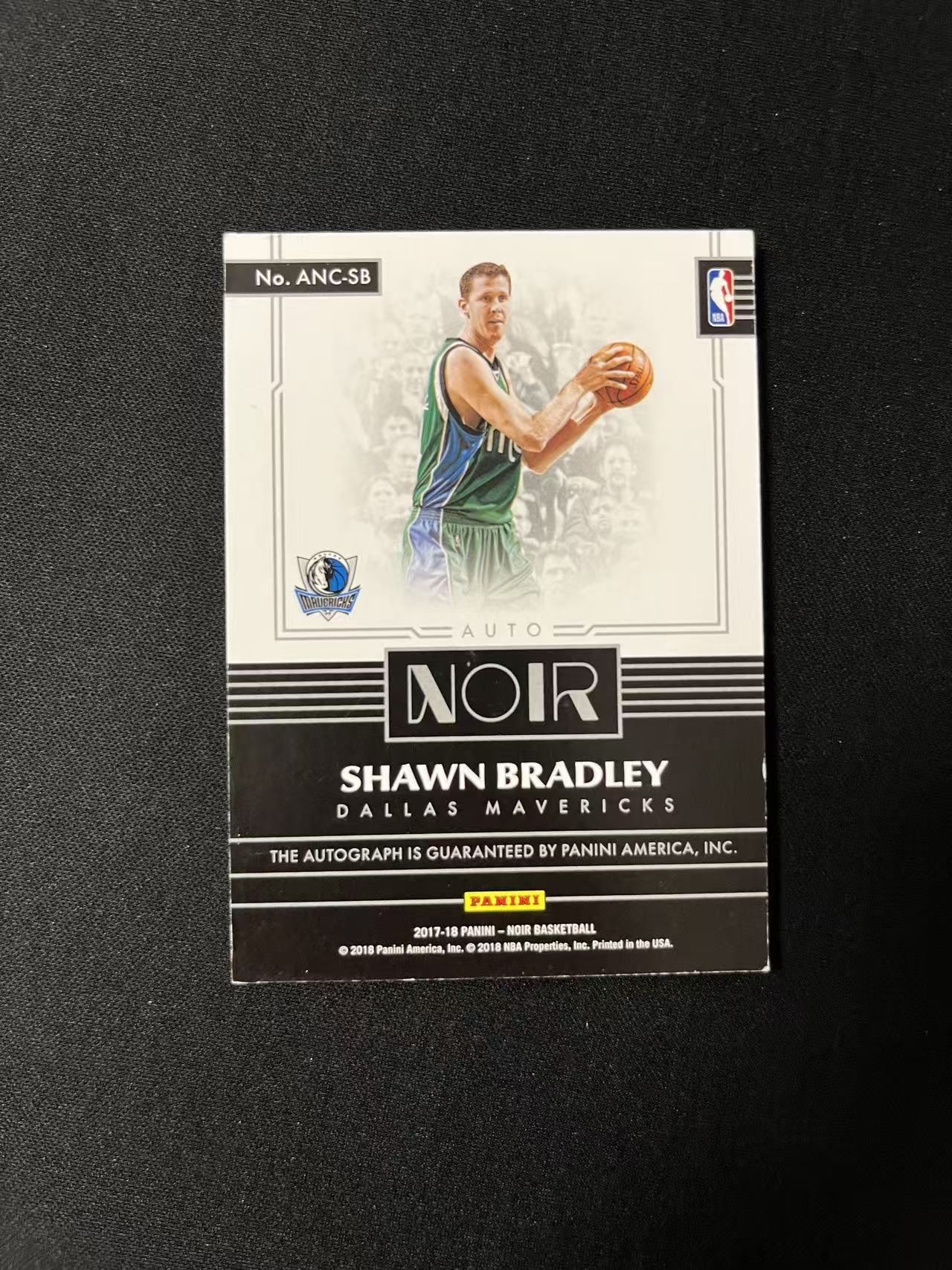 2017-18 白羊代卖 Panini Noir Shawn Bradley 诺尔 肖恩 布拉德利 99编 卡签 签字 独行侠 卡品如图 「教主13」