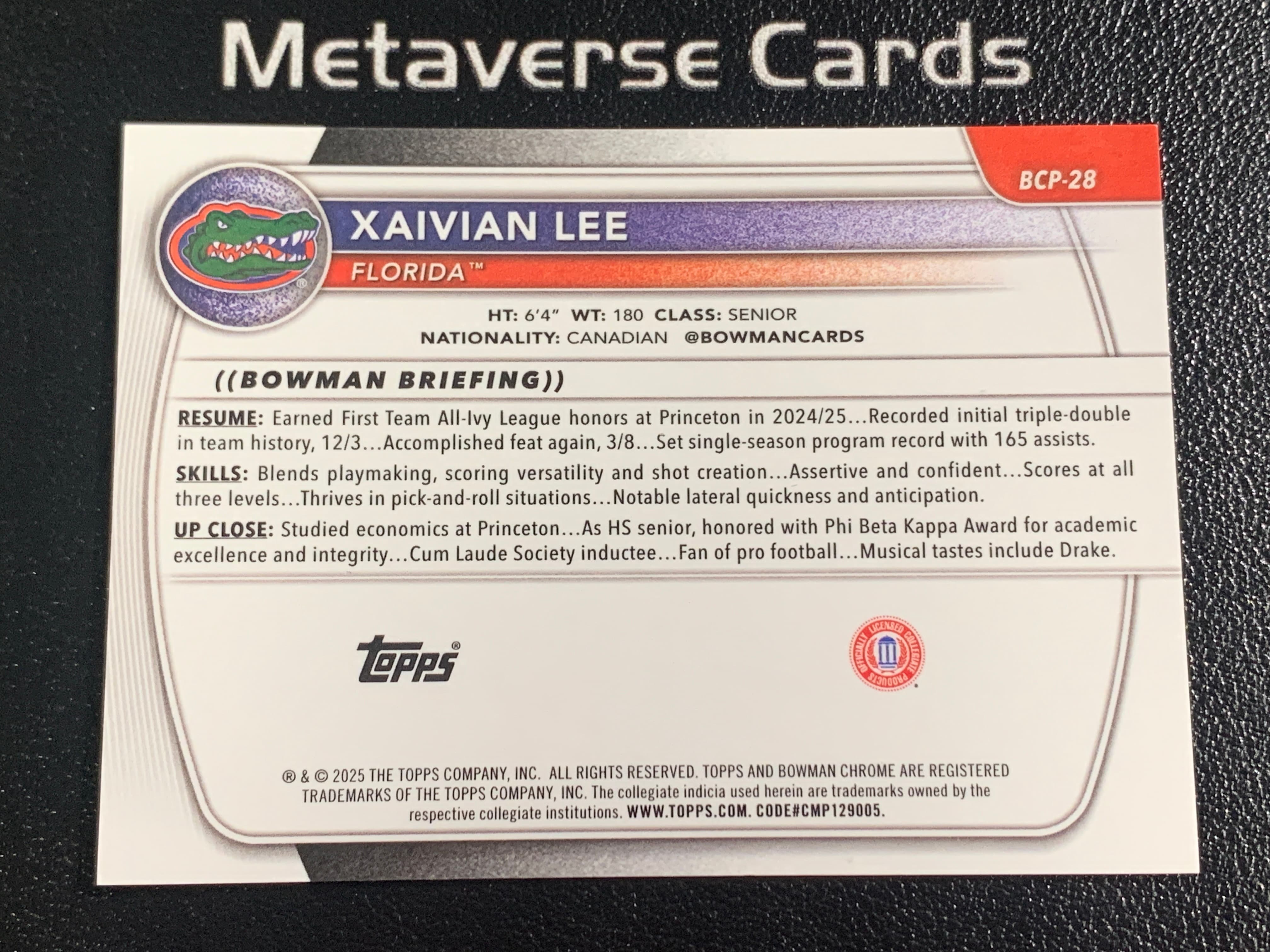 【元宇宙拍卖】闲堂掌柜004:2025-26 Topps Bowman Chrome Xaivian Lee 佛罗里达大学 泽维安 李 1st 首秀 金几何折 金马赛克折 08/50编 微瑕如图 收藏必备