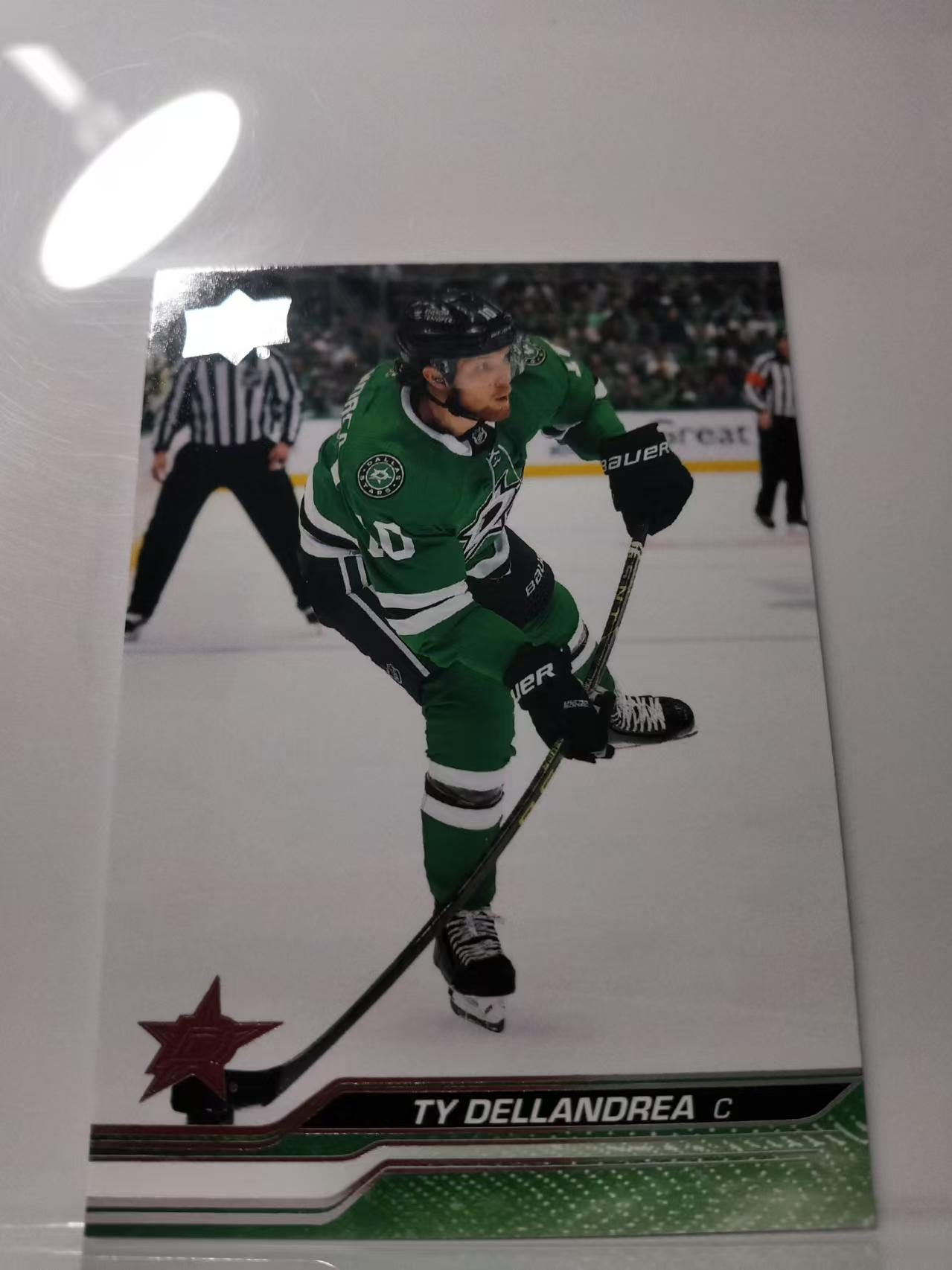 2023-24 Upper Deck Series 2 Ty Dellandrea 泰德兰德雷亚 达拉斯星队  冰球 BASE 卡边瑕疵如图 E028B
