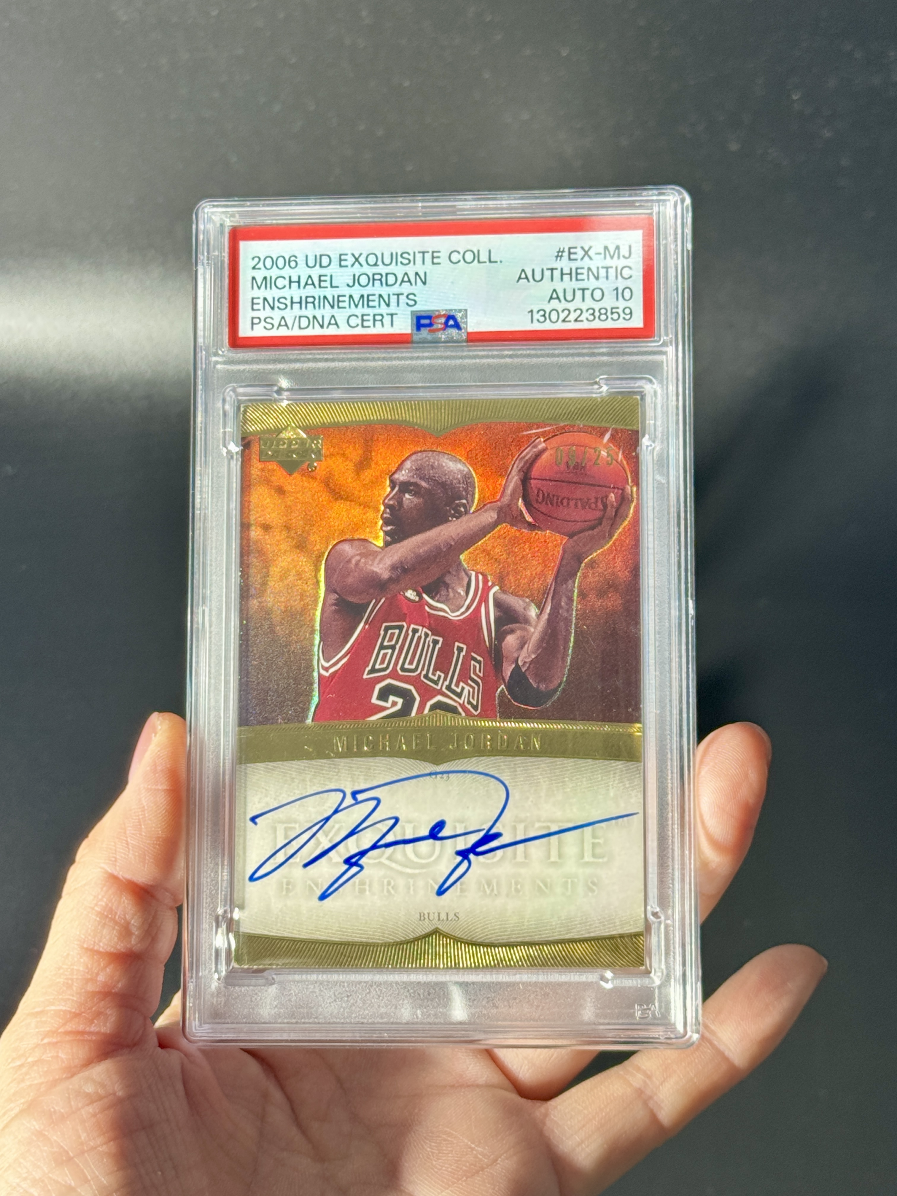 【喷子拍卖】2006-07 UD exquisite Michael Jordan 木盒 芝加哥公牛 篮球之神 迈克尔 乔丹 签字 25编 大金牌 enshrinements 闪版 卡签 超美折射 大hit PSA签字10 送订制壳 AND