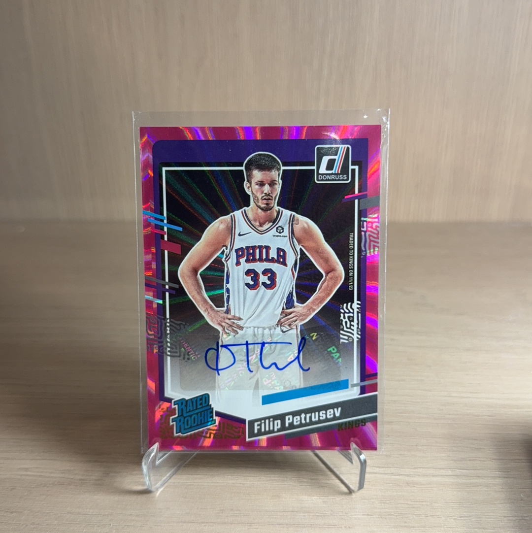 2023-24 Panini Donruss Filip Petrusev RC 国王 新秀 RC 菲利普 彼得鲁舍夫 签字 贴签 折射 带编 特卡 杜蕾斯 卡品如图 值得收藏!!【免费代卖】