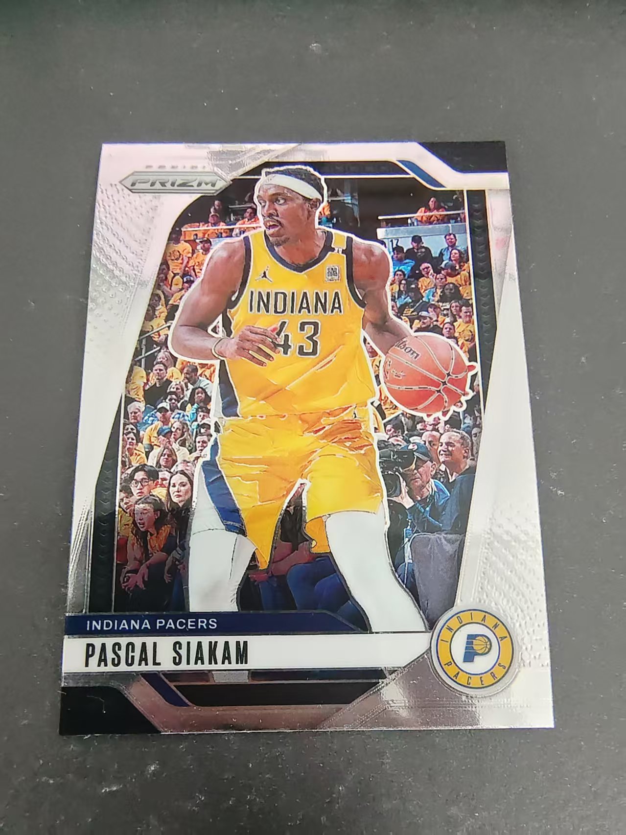 【可合并,不累计】2024-25 Panini Prizm Pascal Siakam 帕斯卡尔 西亚卡姆 印第安纳 步行者 PZ 划痕 边角瑕疵 #62