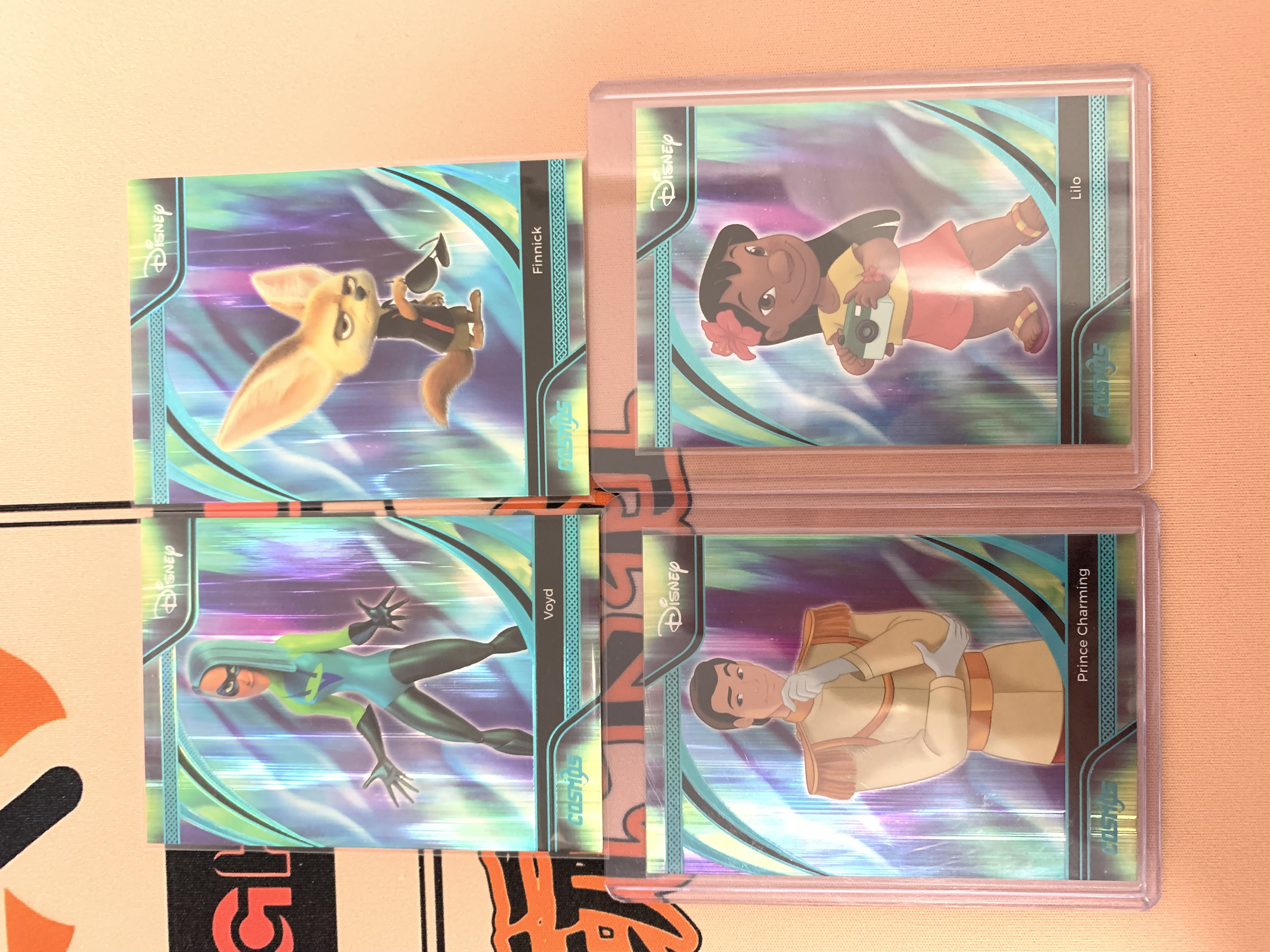 2025 Kakawow Disney 迪士尼cosmos 4张lot 极光折/45 不重复 签字 关联:米奇 米妮 史迪奇 小熊维尼 乐佩 艾莎 贝儿 爱丽儿 topps