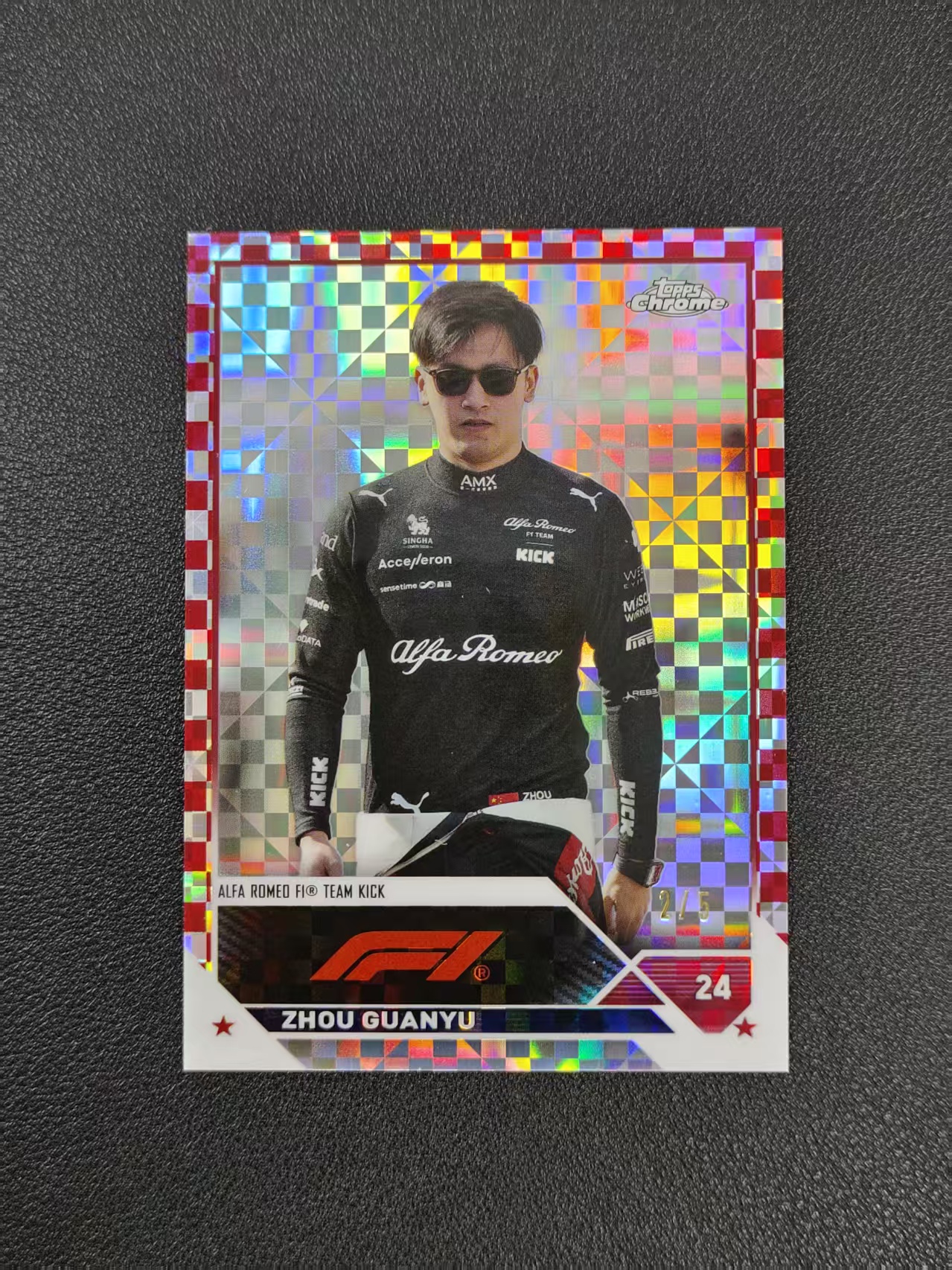 2023 Topps Chrome Guanyu Zhou F1 周冠宇 阿尔法 红格子折 2/5编 低编 卡品如图 QQ
