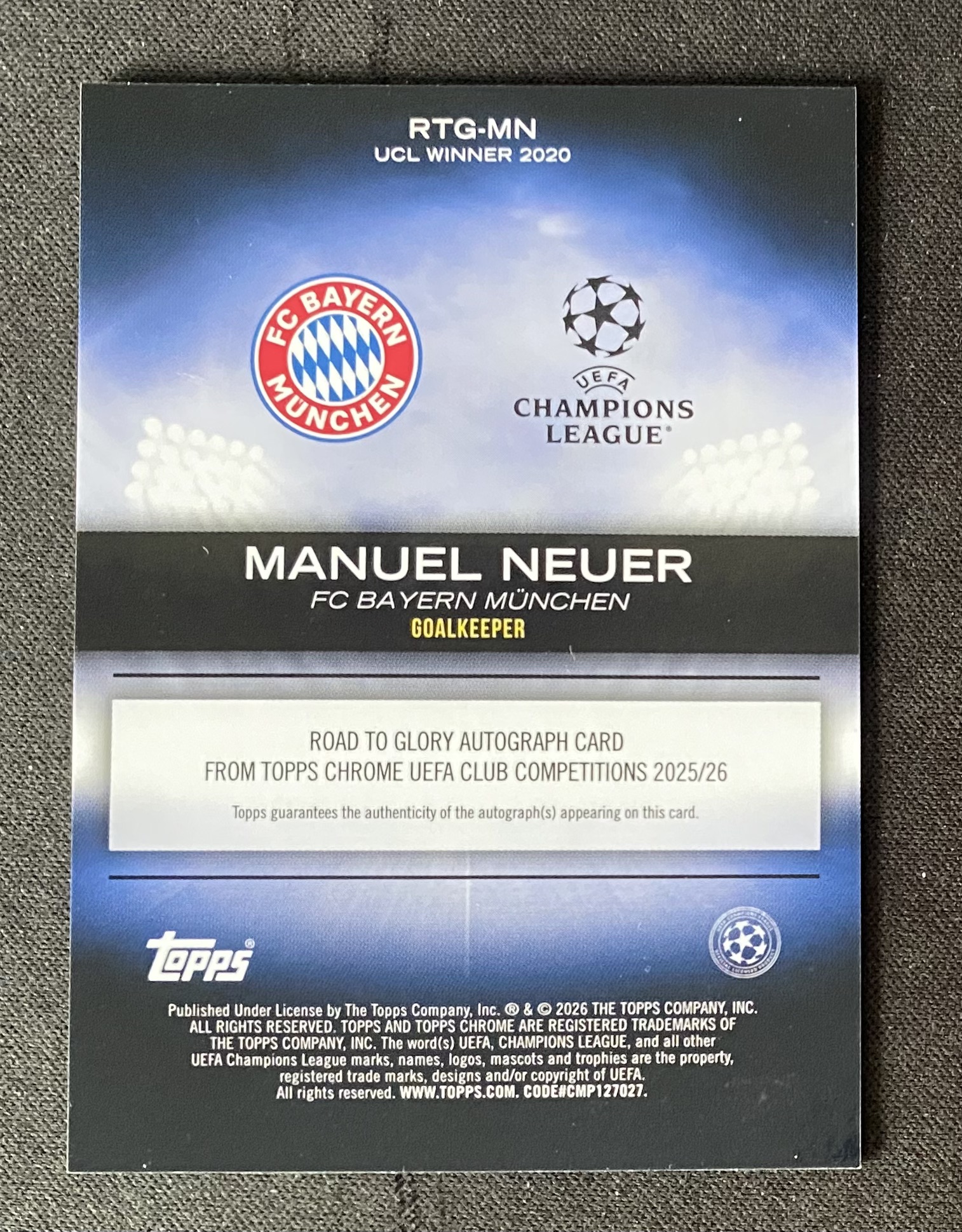 2026 Topps Chrome Manuel Neuer 【来拆波卡】欧冠 拜仁 诺伊尔 荣耀之路 Road To Glory 欧冠捧杯 签字 橙折 25编 HLF