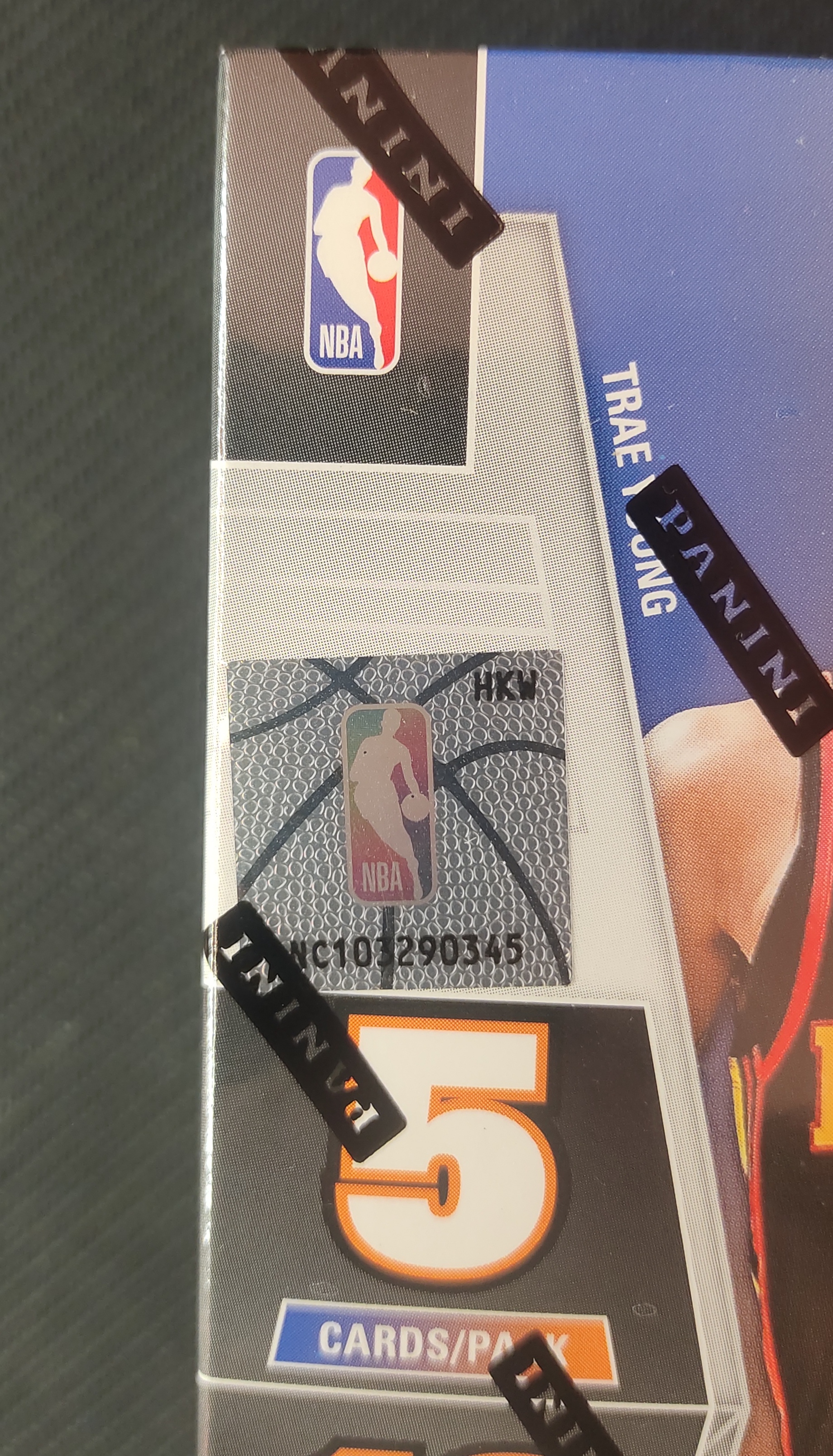 2021-22 Panini Mosaic 马赛克 亚洲 原盒 搏CC杰伦格林等新秀签字 金波纹 搏东契奇签字 搏老詹库里等巨星金波纹 12包/盒 5张/包 盒保金波纹 编号NC103290345