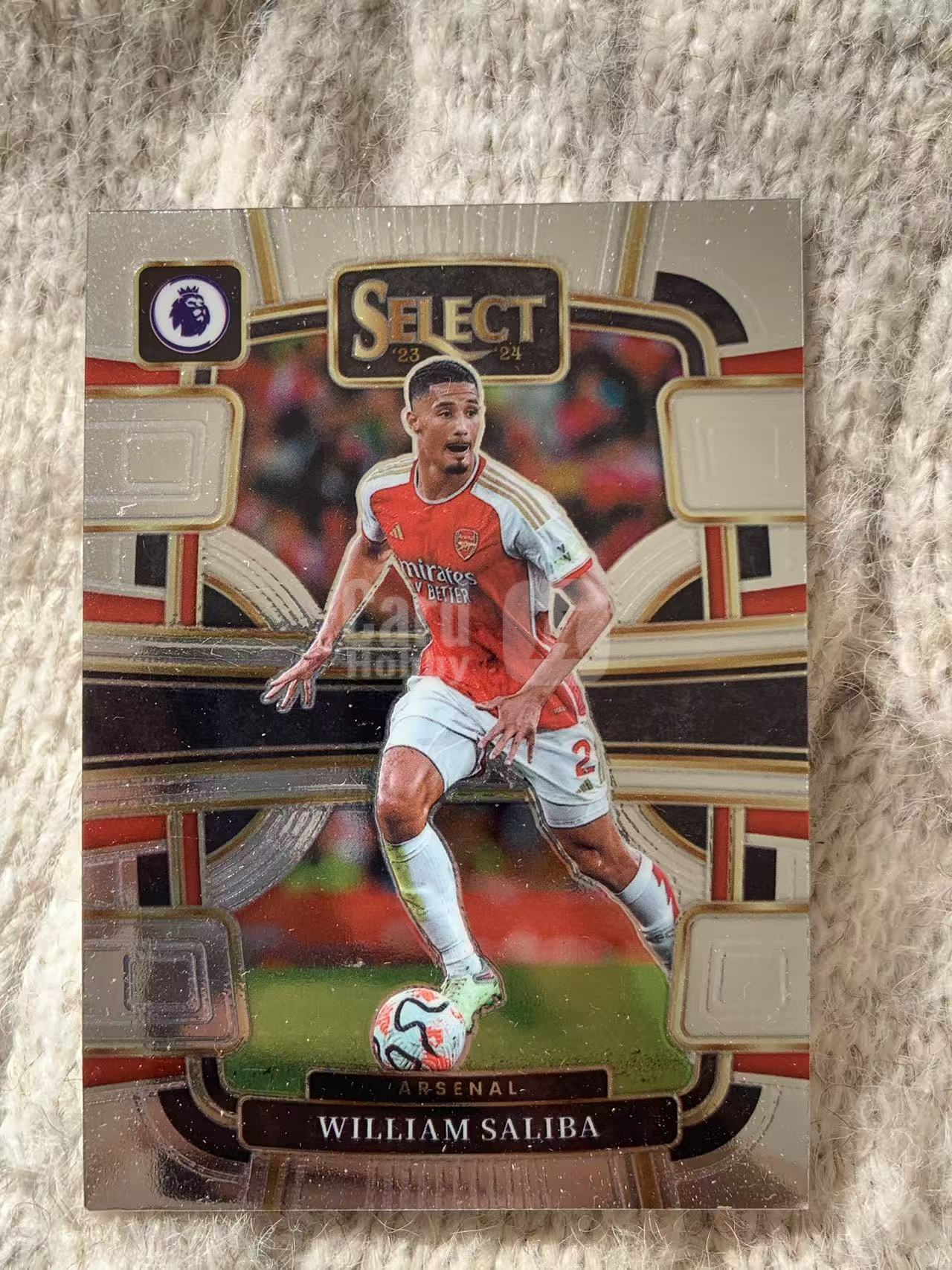 2023-24 Panini Select 英超 William Saliba 威廉・萨利巴 - 阿森纳主力中卫,防守稳健移动出色,法国国脚,枪手后防基石,凑套必备