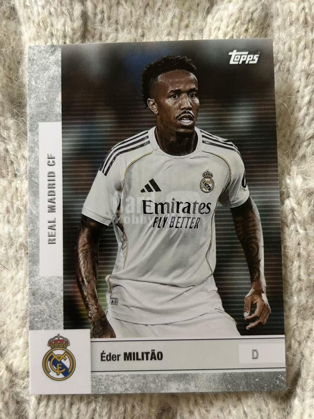 2024 Topps 皇马队盒 Éder Militão 埃德尔・米利唐 - 皇马主力中卫,巴西国脚,身体对抗强,回追速度快,防守稳健,皇马后防基石,凑套必备