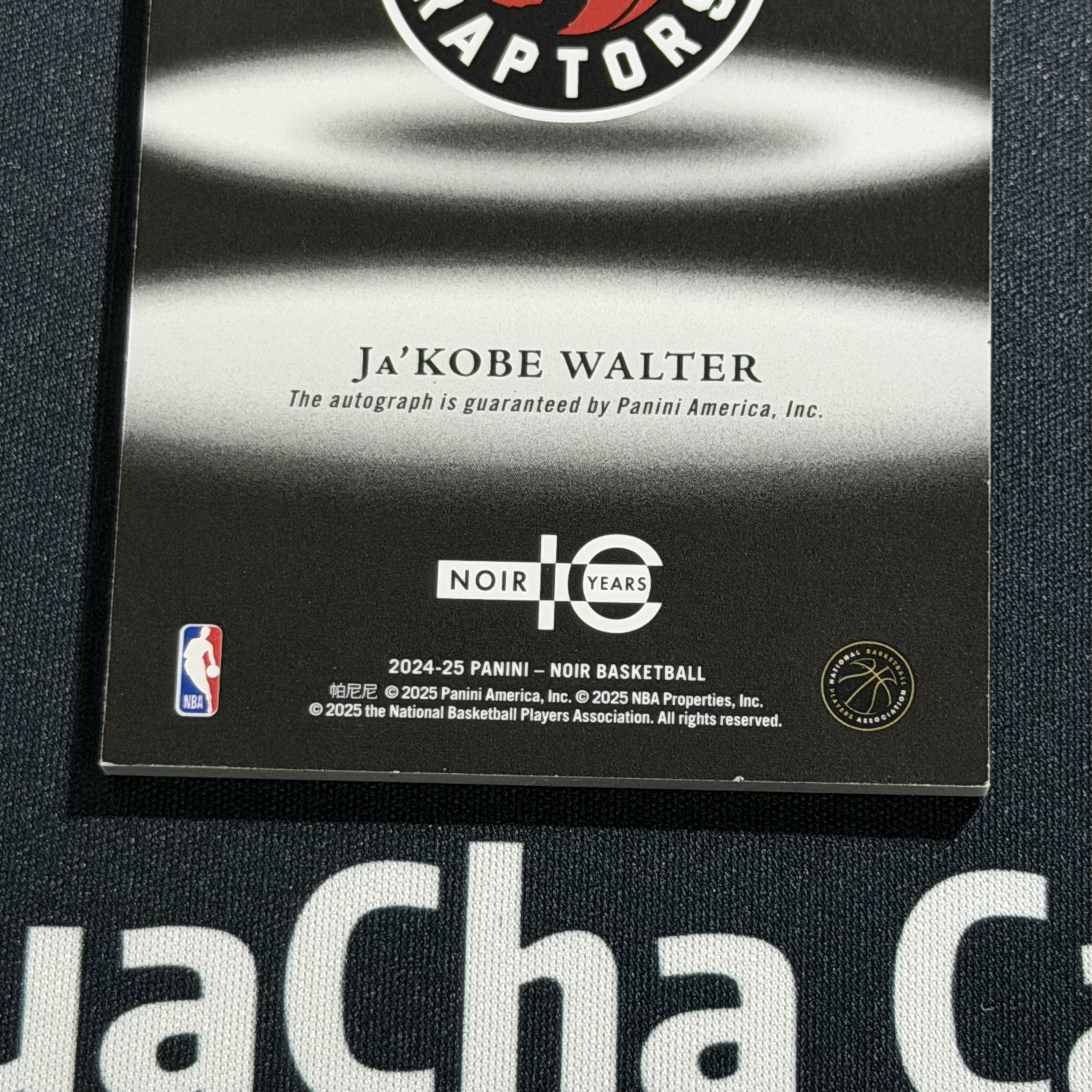 【花茶代卖】2024-25 Panini Noir Ja'Kobe Walter 贾科比沃尔特 猛龙 新秀RC 签字 卡签 影子签 /75编 卡品如图 #A东契奇