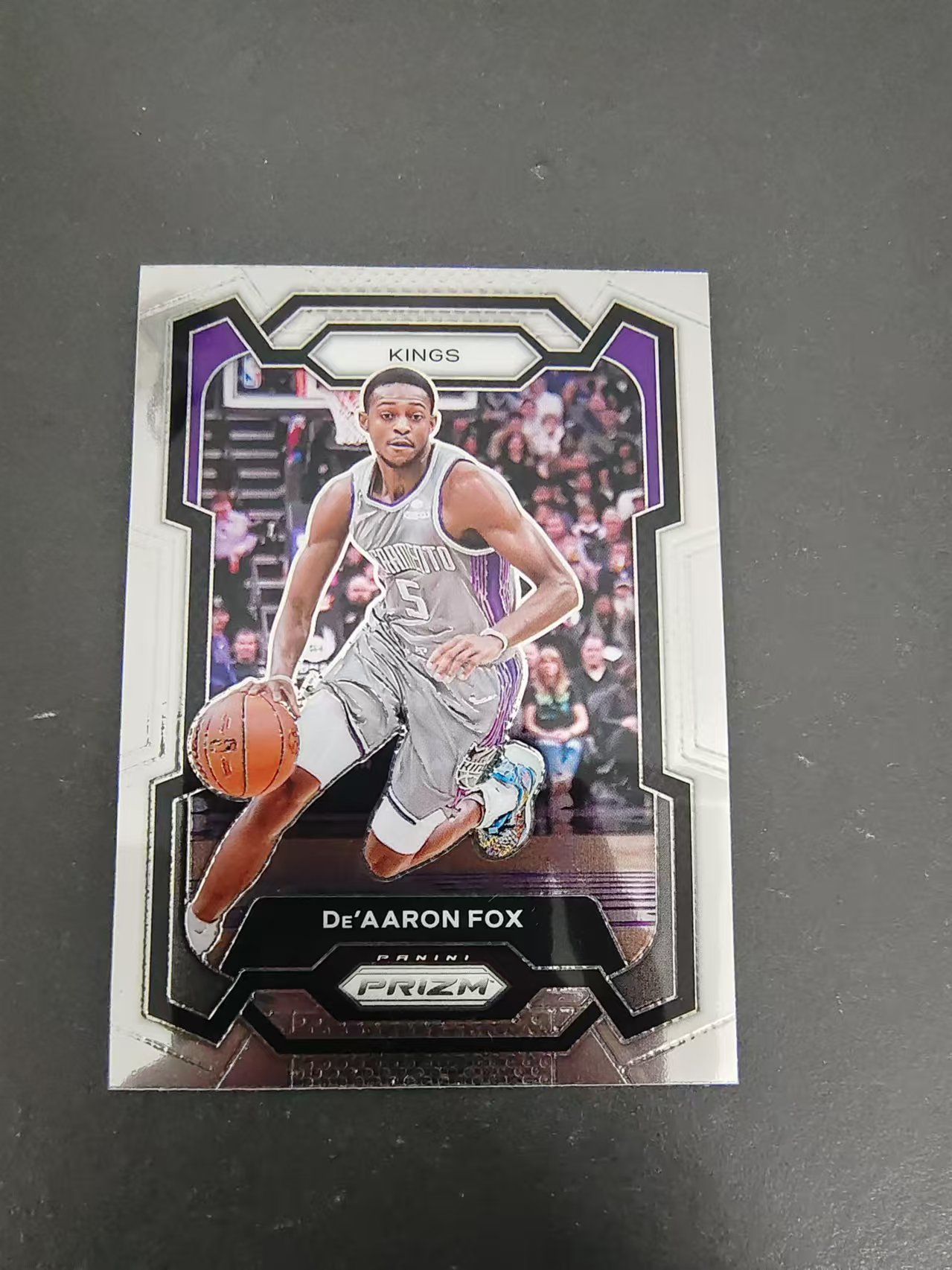 【可合并，不累计】2023-24 Panini Prizm De'Aaron Fox 达龙 福克斯 国王 PZ 划痕 边角微瑕 #6