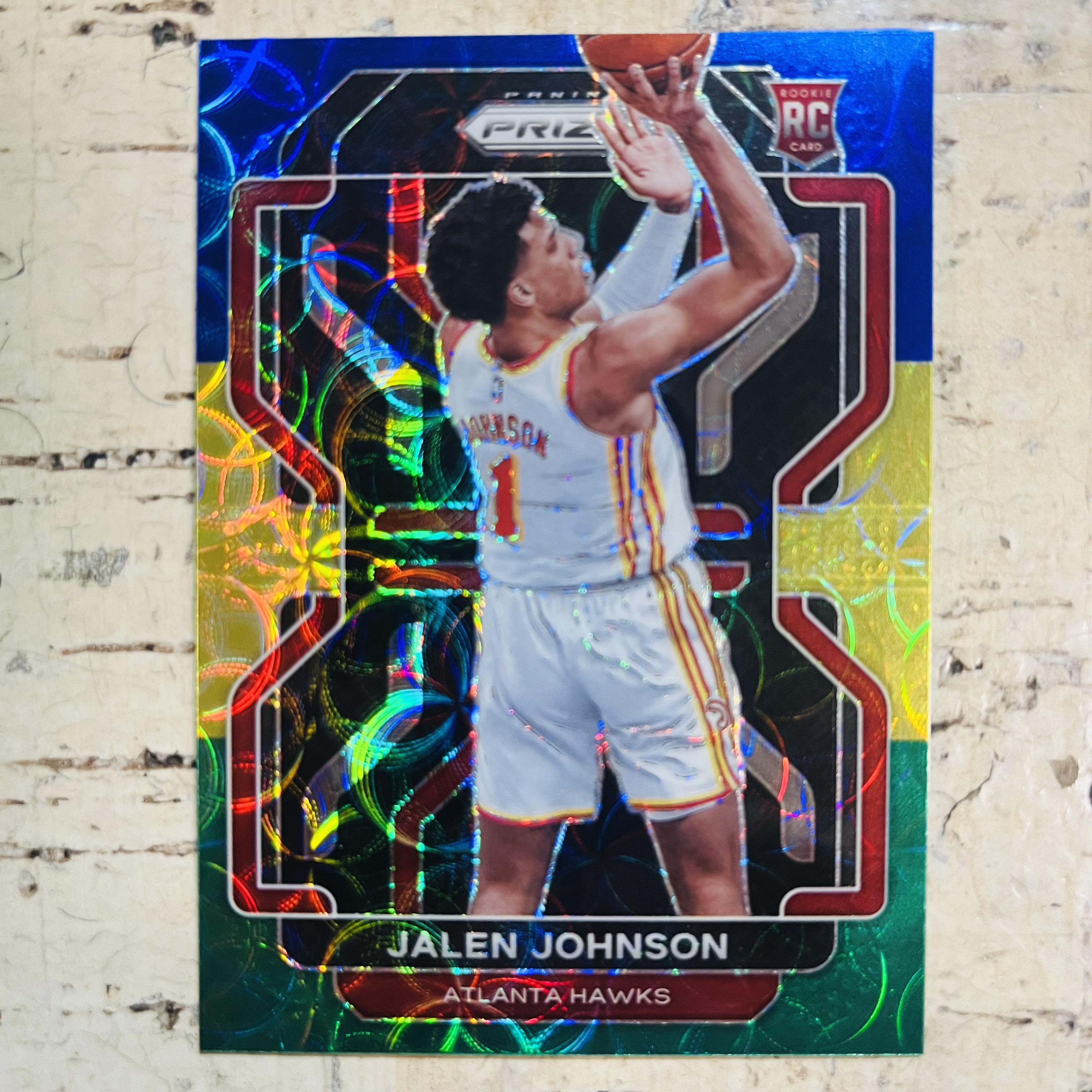 2021-22 Panini Prizm Jalen Johnson RC 新秀 老鹰 杰伦 约翰逊 三色折 圈圈折 南瓜折 三色圈圈折 稀有折射 凑彩虹必备 左上细微小点见图三【小卡迷拍卖】