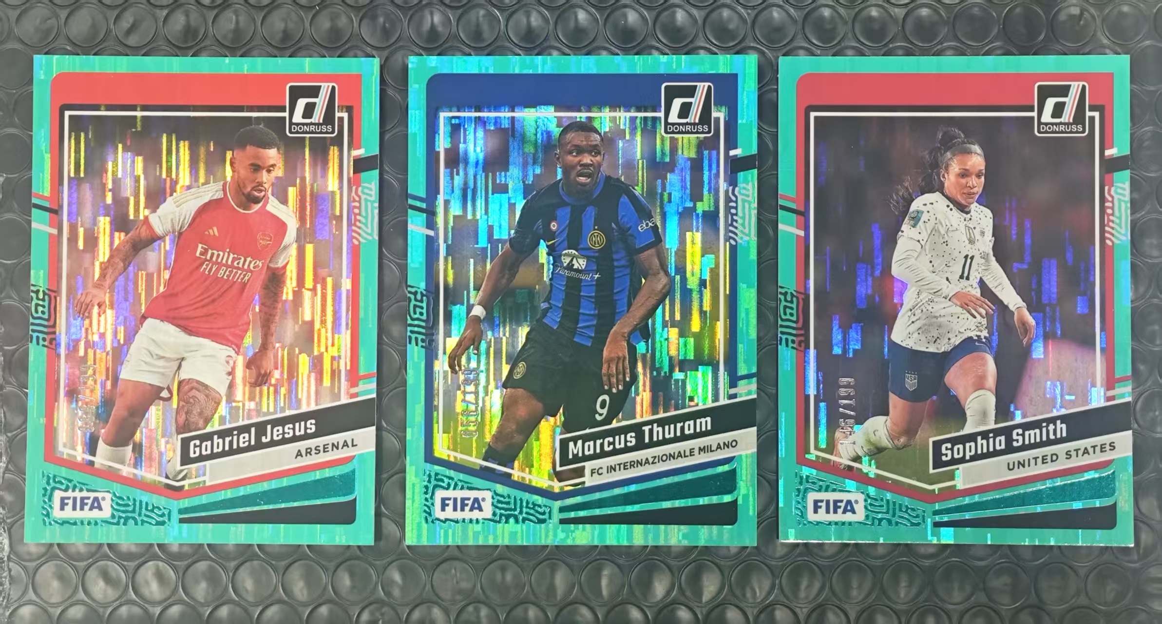 2023-24 Panini Donruss Marcus Thuram 杜蕾斯 热苏斯 图拉姆 索菲亚史密斯 D版 /199编 青瀑布折 折射 3张打包LOT 卡如图【原地起飞卡社】MVP11.6