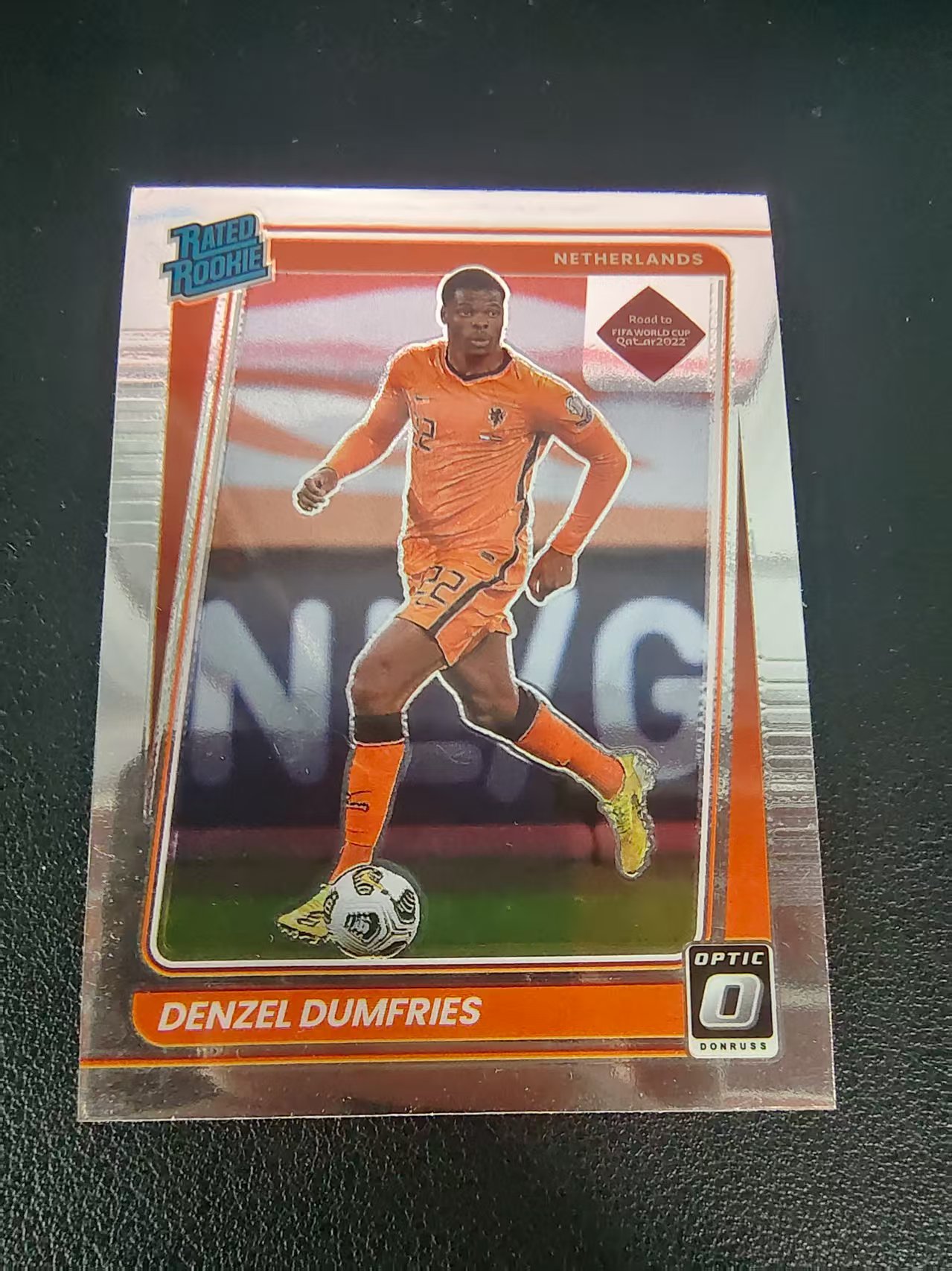 【可合并,不累计】2021-22 Panini Donruss Denzel Dumfries 邓弗里斯 新秀RC 荷兰 杜蕾斯 世界杯 划痕 边角瑕疵 #178