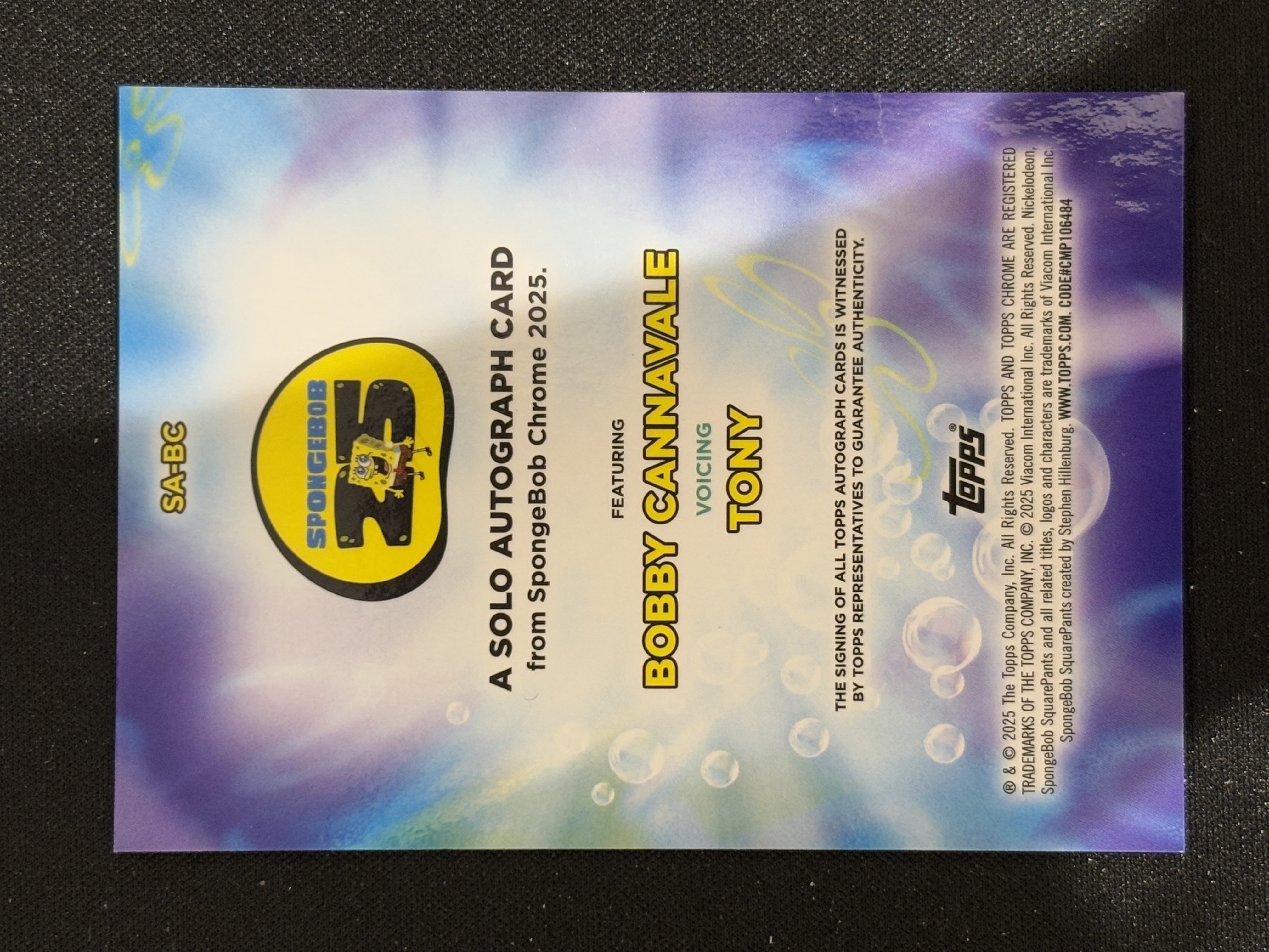 2025 Topps SpongeBob SquarePants Tony 托尼 Chrome 海绵宝宝25周年蓝宝石 Bobby Cannavale 配音演员签 红碎冰折 2/5编 - coke