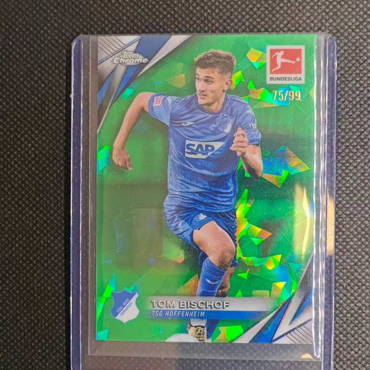 2025 Topps Chrome Tom Bischof 团长#德甲 蓝宝石 霍芬海姆 汤姆 比朔夫 99编 绿碎冰折 折射 不保卡品细节看图