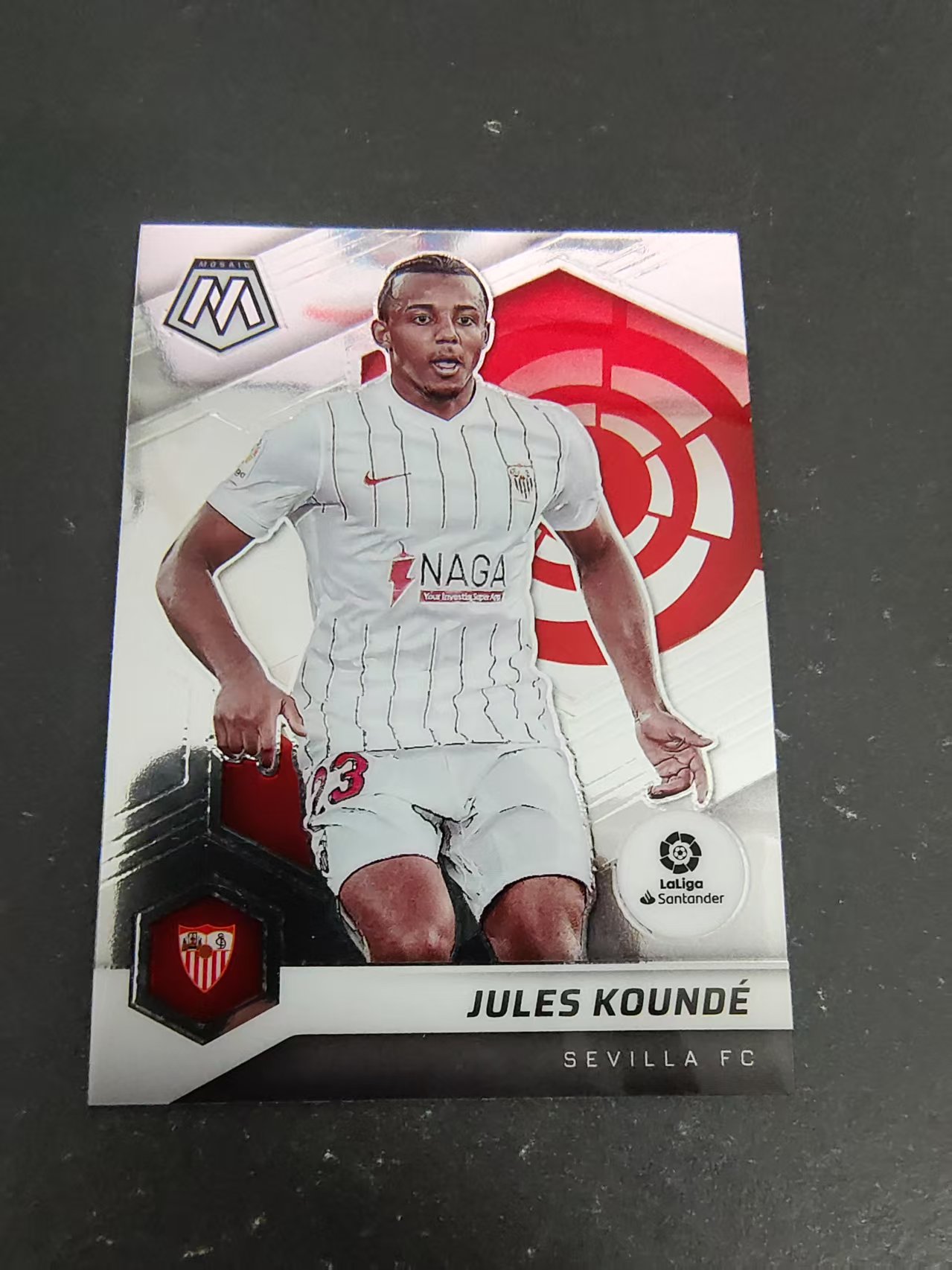 【可合并,不累计】2021-22 Panini Mosaic jules kounde 朱尔斯 孔德 塞维利亚 马赛克 西甲 划痕 边角瑕疵 #187