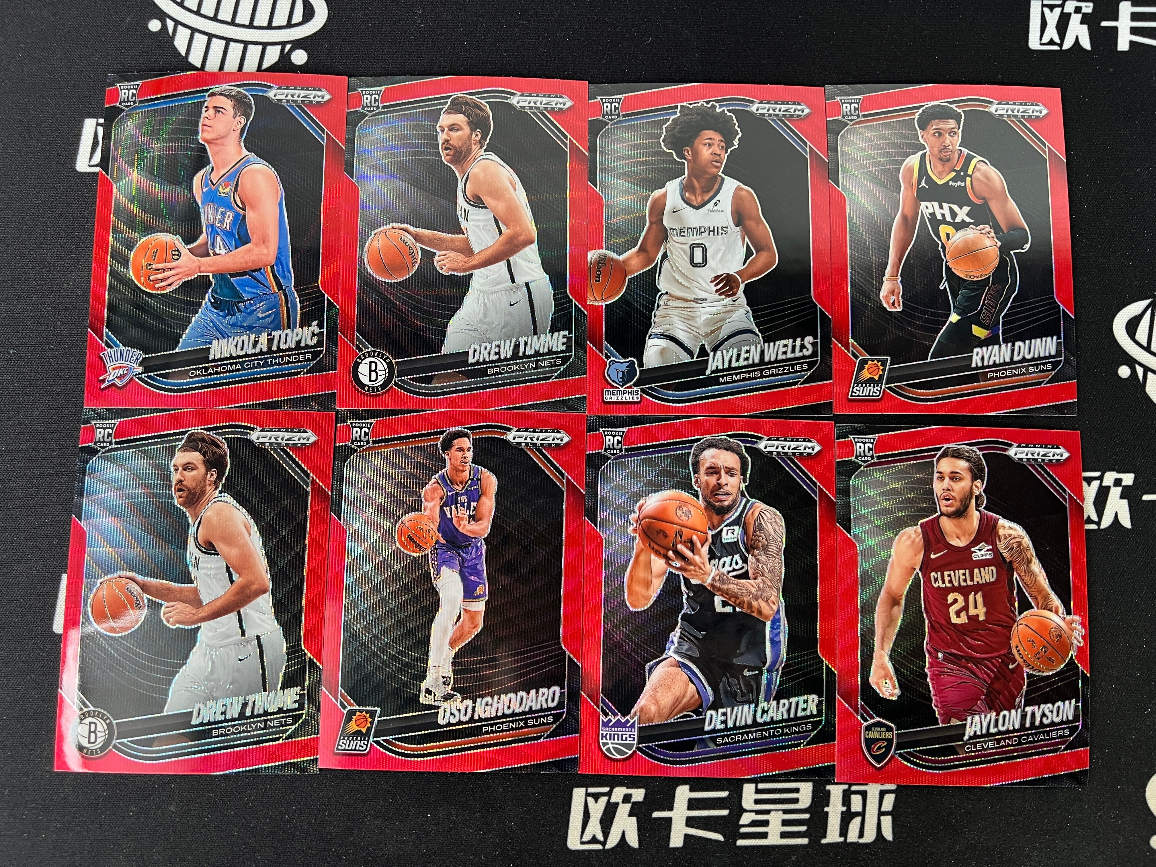 【欧卡体育】2024-25 Panini Prizm Black黑盒 8张 红波纹折 托皮奇 杰伦威尔斯 伊戈达罗 德文卡特 杰隆泰森 邓恩 新秀RC 收藏必备(YDD)