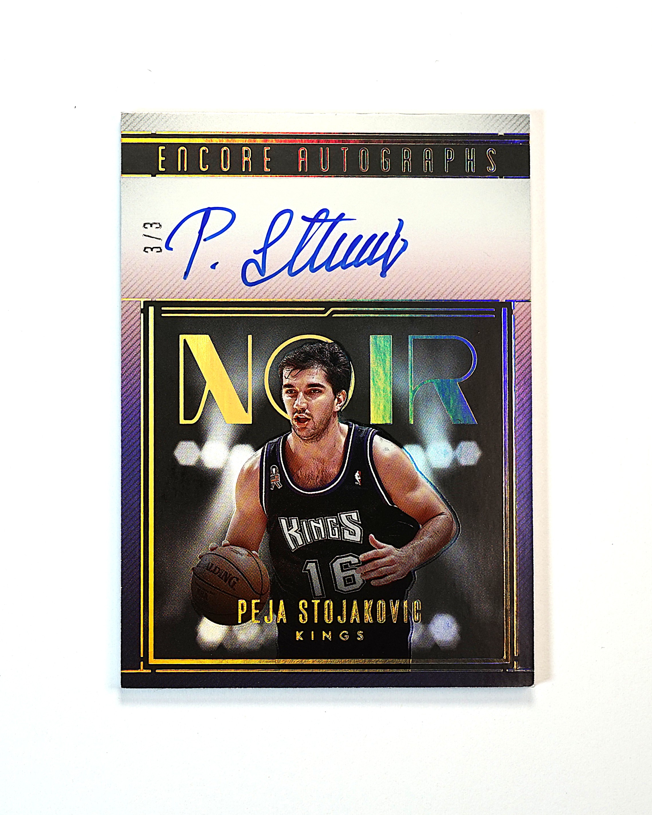 2024-25 Panini Noir Peja Stojakovic 诺尔 佩贾 斯托贾科维奇 3/3编 尾编 超低编 签字 卡签 Encore 安可签 国王名宿 神射手 卡品微瑕如图
