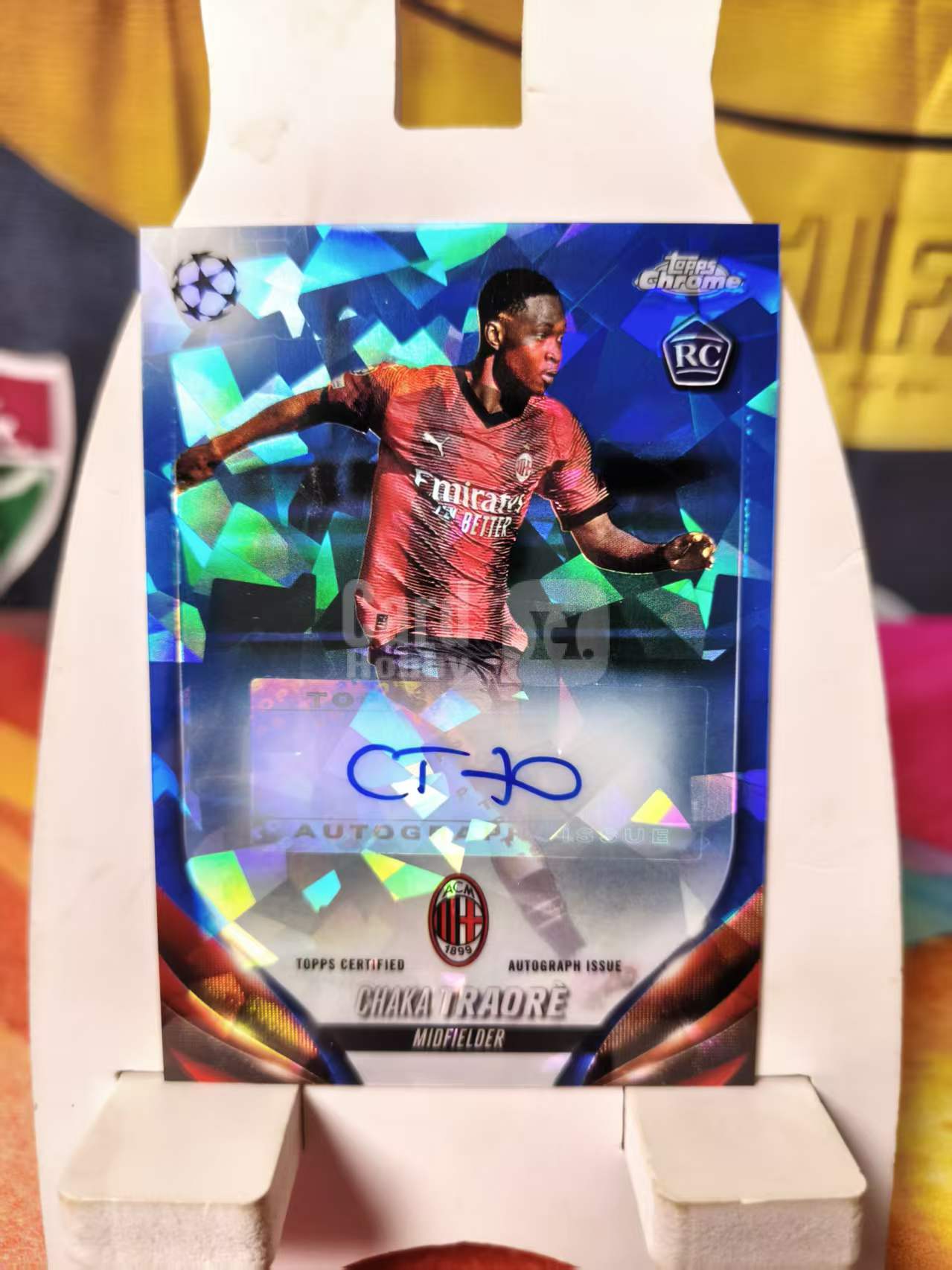 2024Topps Chrome 欧冠 蓝宝石 tc 查卡 特劳雷 AC米兰 RC新秀 签字 蓝碎冰折 Chaka Traore 瑕疵如图 收藏必备 x1