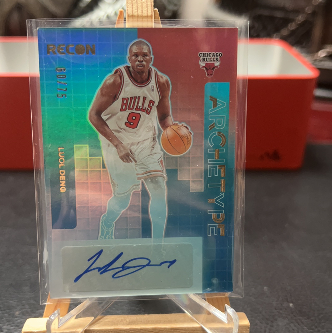 【SY代卖sy0513-可累积-瑕疵看图】2023-24 Panini Recon Luol Deng 公牛 邓英乔 签字 75编
