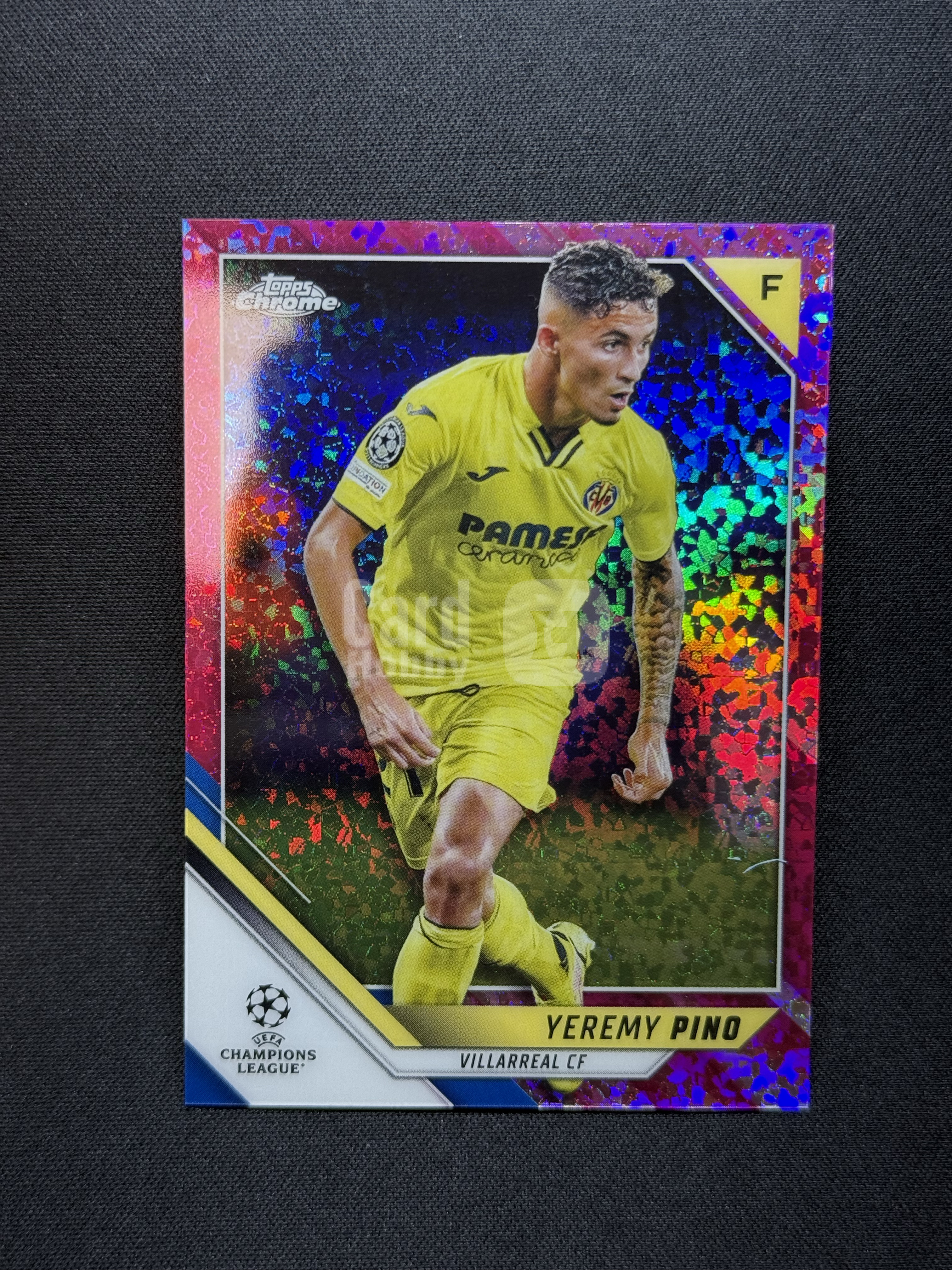 2021-22 Topps Chrome Yeremy Pino 【小贝代拍】欧冠 Tc 比利亚雷亚尔 皮诺 /175编 粉碎砖折 瑕疵如图 拍前看描述 H MFC