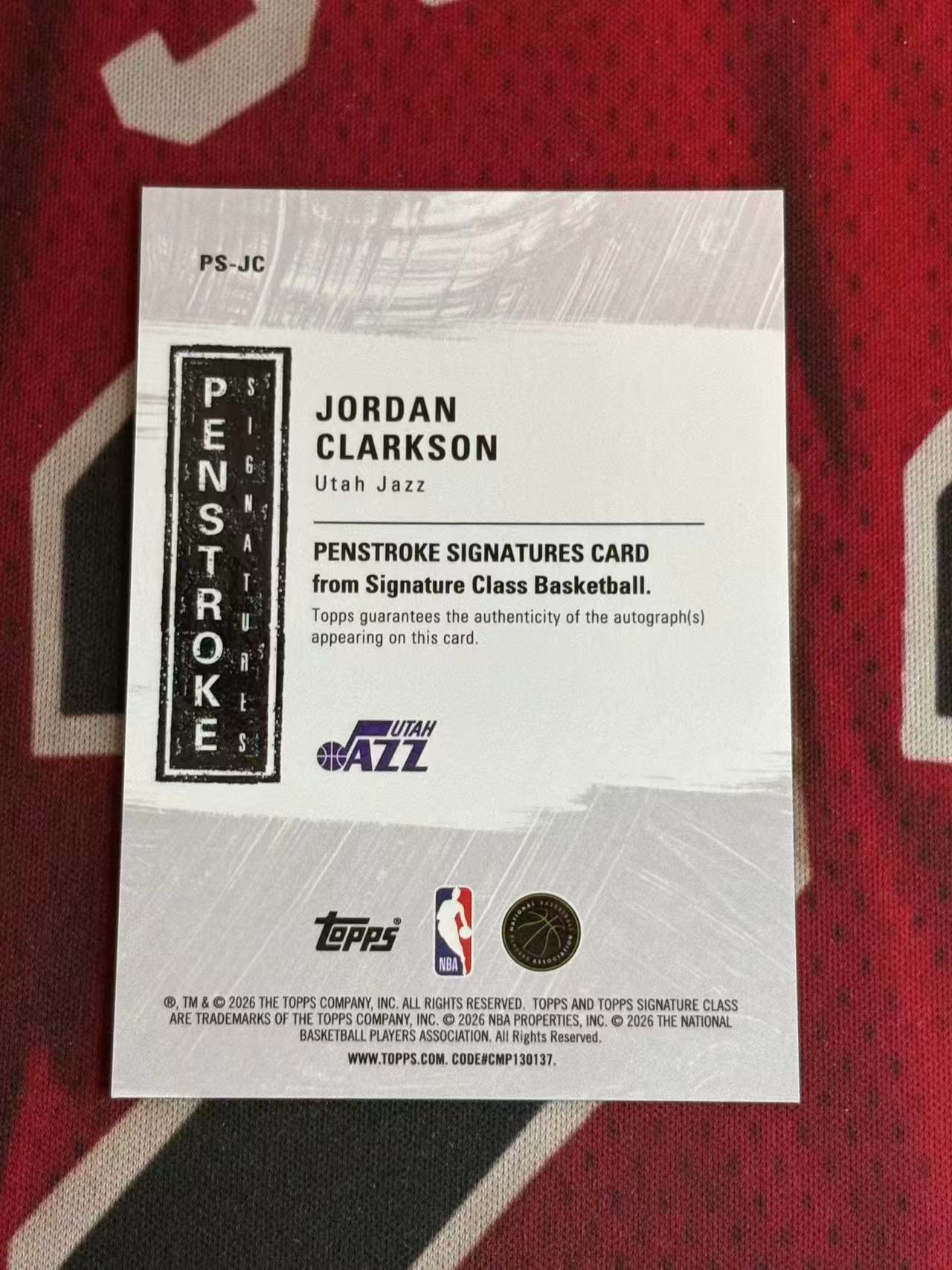 2025-26 TOPPS SIGNATURE CLASS JORDAN CLARKSON 爵士 菲律宾乔丹 克6 乔丹克拉克森 签字卡 PENSTROKE笔触签 银折 折射【烂臭嘴拍卖】