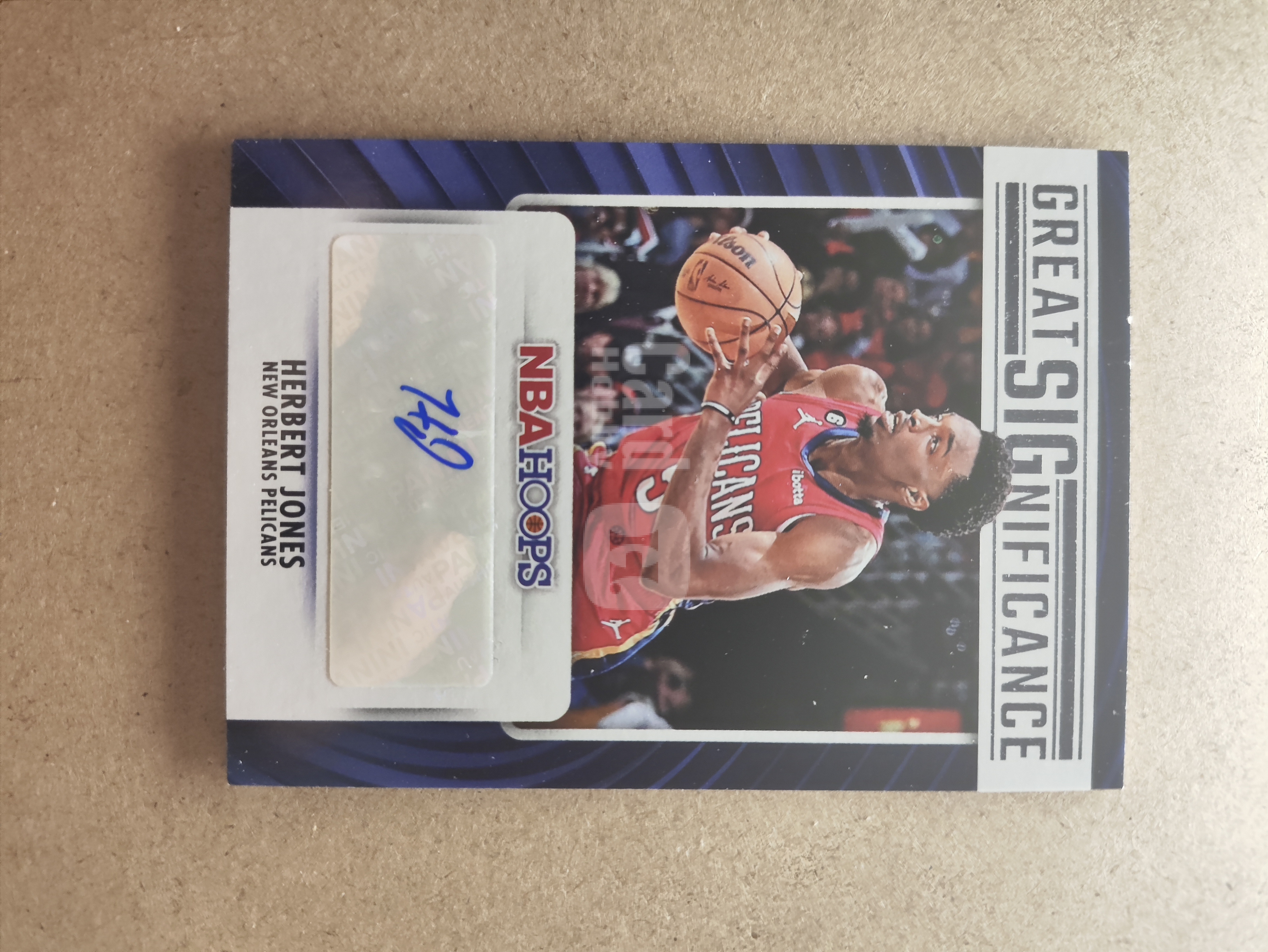 2023-24 Panini Hoops Herbert Jones 新奥尔良鹈鹕 赫伯特 琼斯 签字 贴签 伟大签 防守悍将 未来可期 卡品如图 收藏必备 锡安 奎因 费尔斯队友