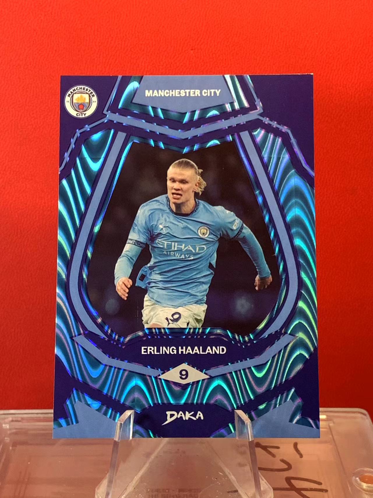 (詹叔代拍)2025 DAKA Erling Haaland 哈兰德 60/99编 蓝折 曼城 同背色蓝配蓝 队盒 三冠王 卡品如图 顺丰寄付 泰山