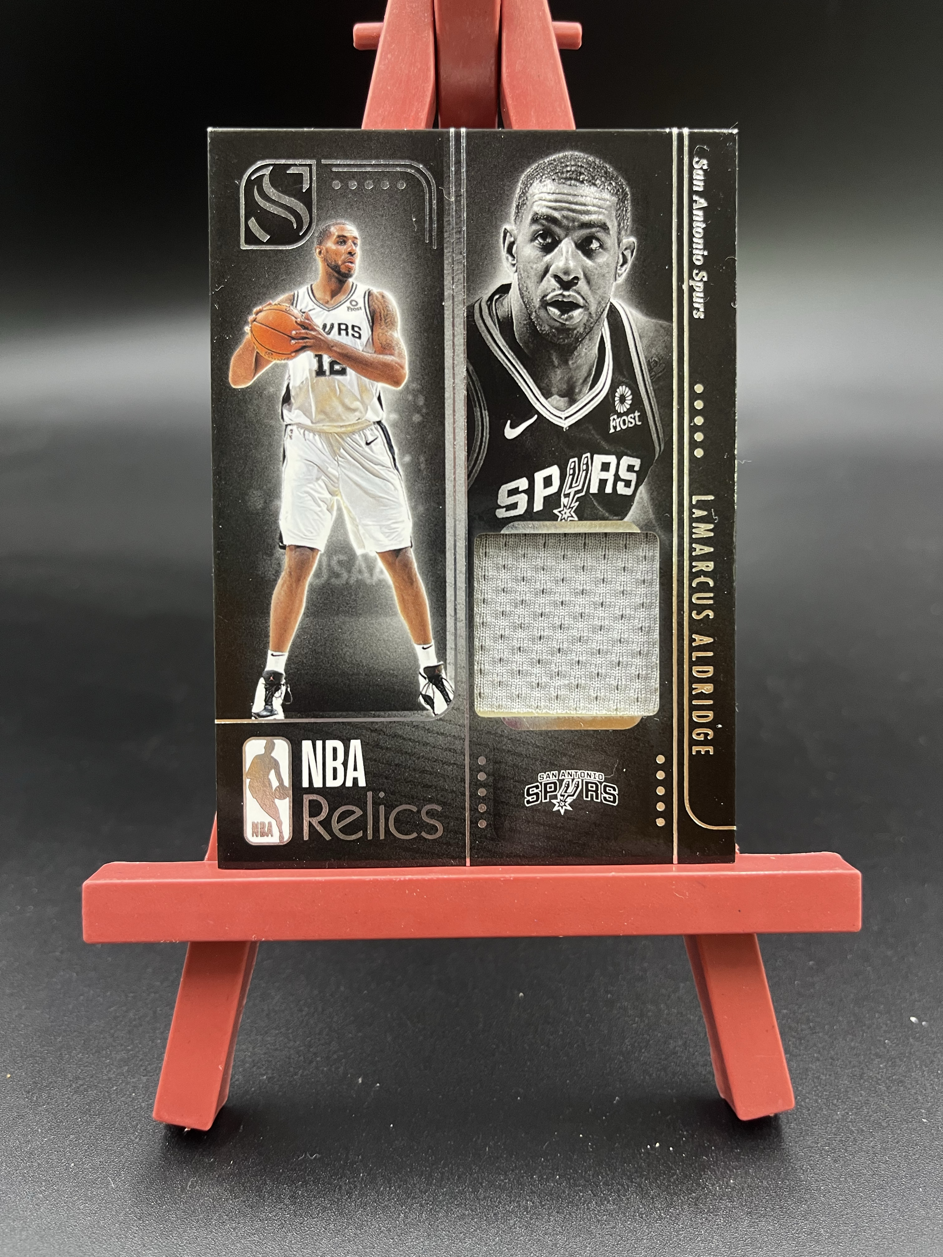 2024-25 Panini Silhouette 剪影 LaMarcus Aldridge 阿尔德里奇 马刺 球衣物料切割 GU亲穿落场 卡品如图 【优质物料专场】01WZ