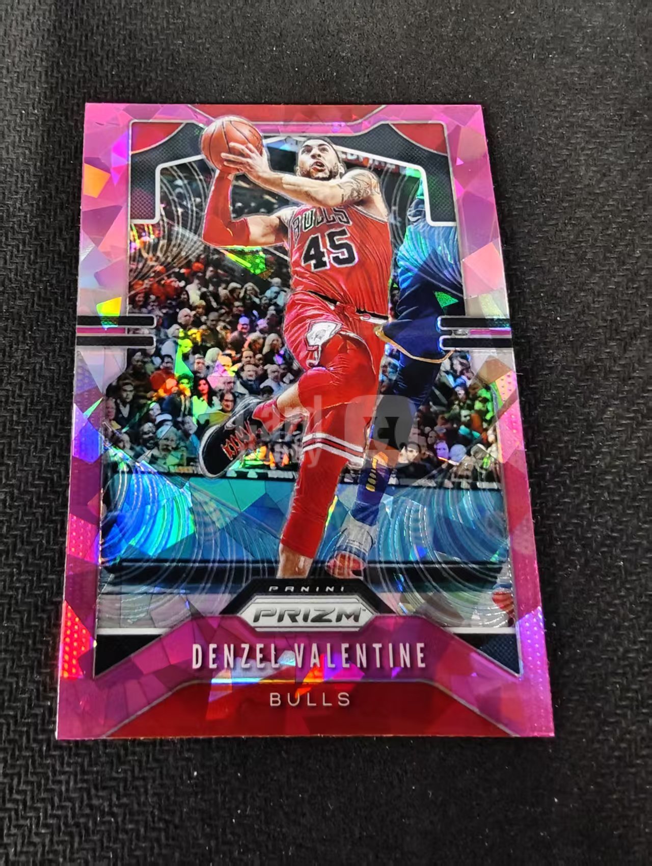 2019-20 Panini Prizm Denzel Valentine 公牛 丹泽尔 瓦伦丁 粉碎冰 PZ 划痕 边角瑕疵 #66