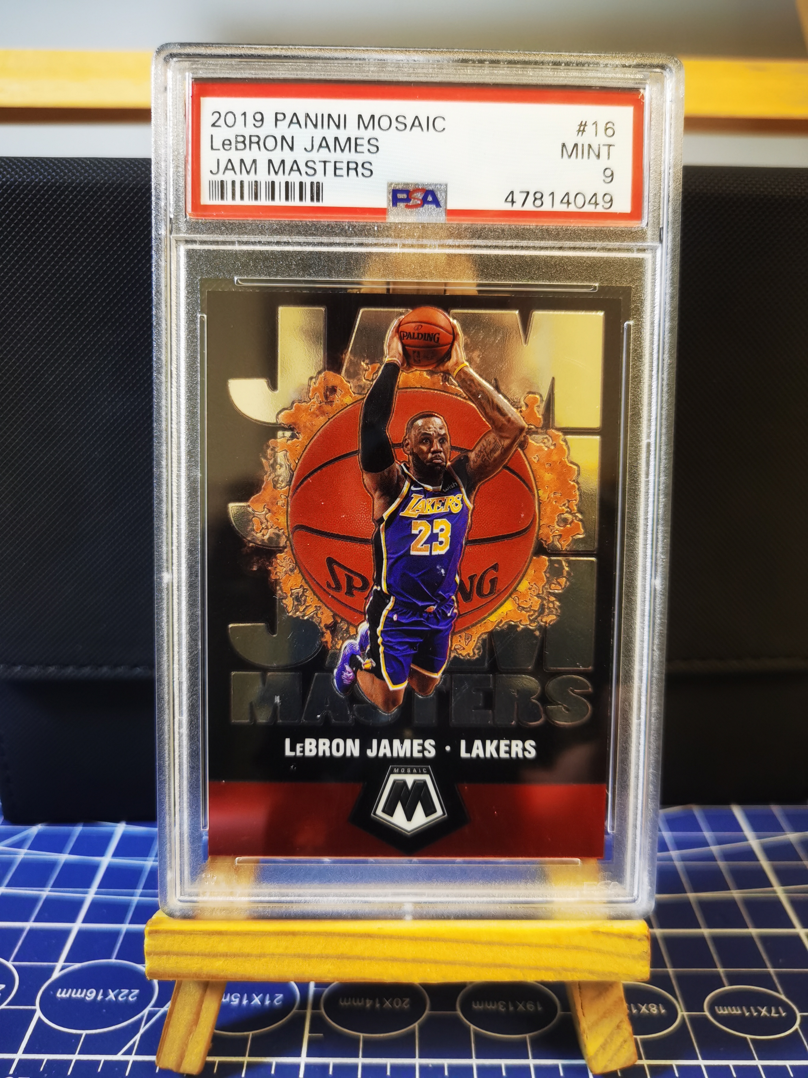 2019-20 Panini Mosaic LeBron James #16 PSA9 小皇帝 勒布朗詹姆斯 老詹 评级卡 湖人