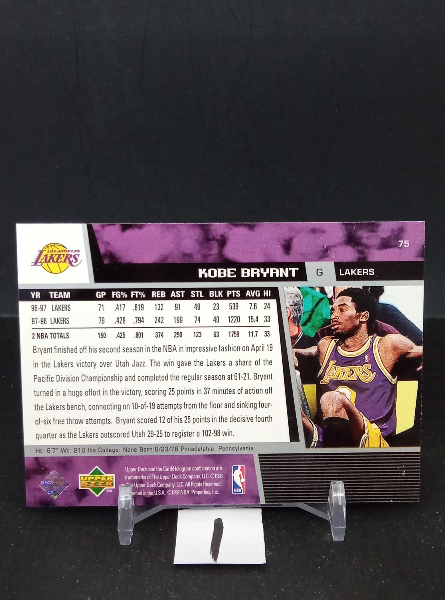 【DC拍卖】7.23CR7(微瑕)98-99 Upper Deck Chronology Kobe Bryant 科比湖人 61 胜纪录时刻特卡 #75 正反面实拍