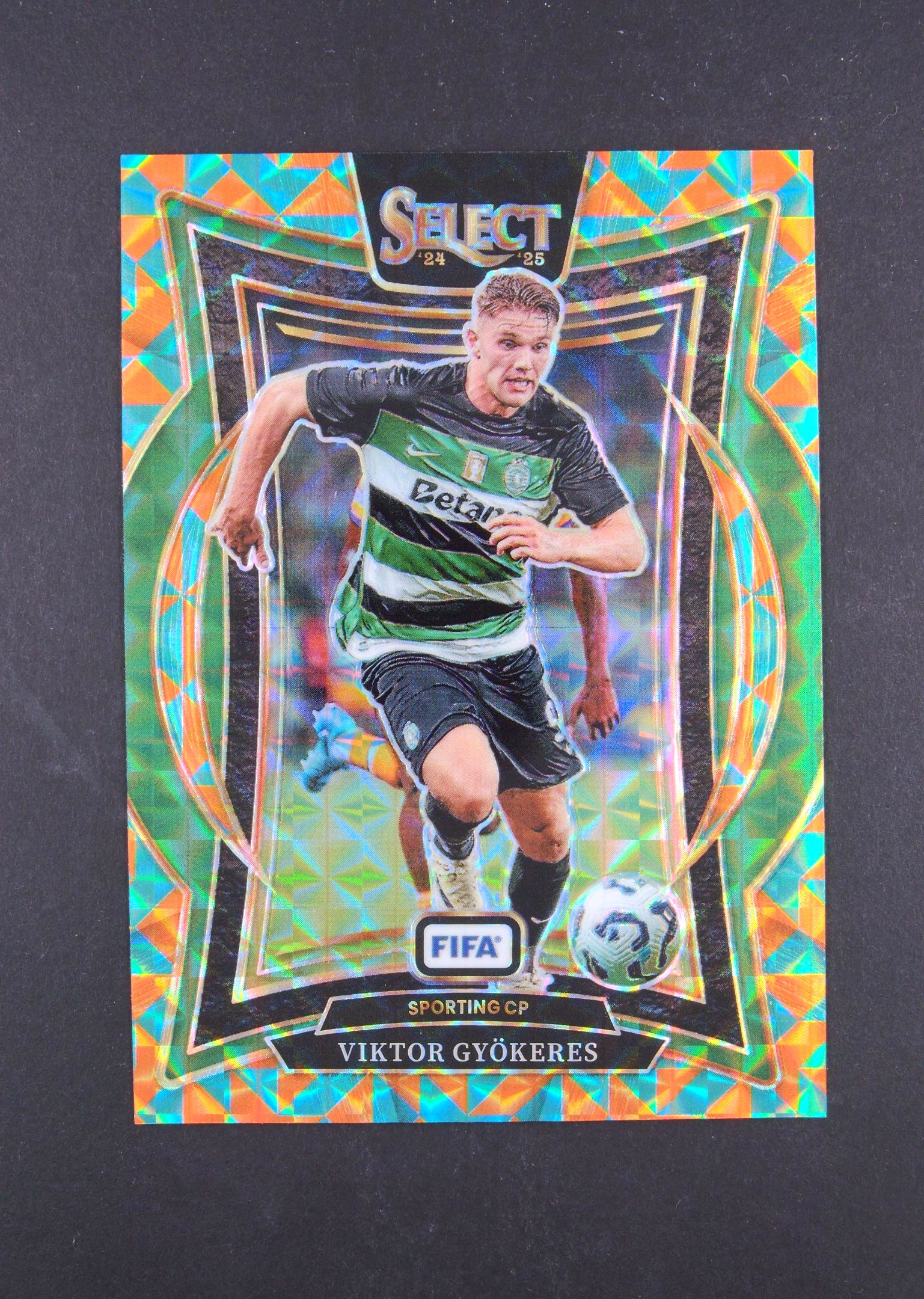2024-25 Panini select Viktor Gyokeres 哲凯莱什 看台 一级 葡萄牙体育 15编 几何折 战神无双拍卡 (cjm)