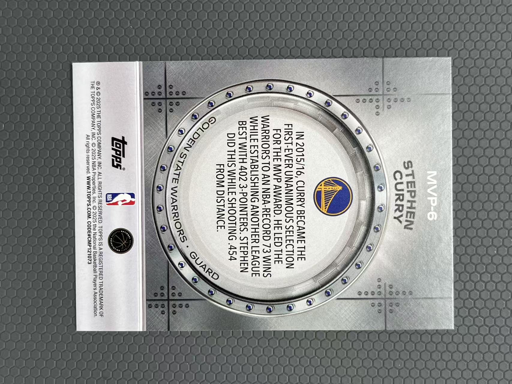 2025 Topps 史蒂芬 库里 Stephen curry 勇士 MVP 特卡 银折 折射 卡品如图-左