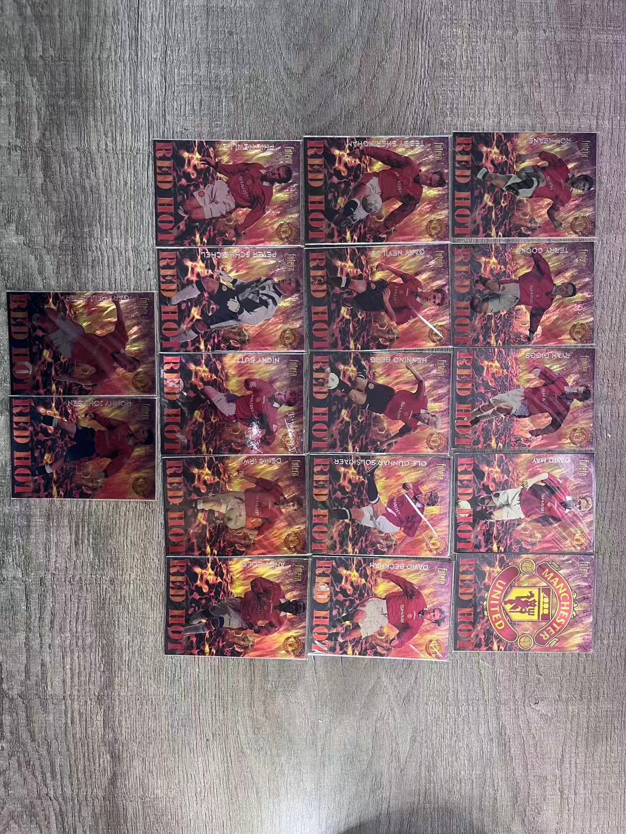 1997 Futera Red hot 打包 【#坚持自律】福特拉 曼联队套 舒梅切尔 索尔斯克亚 基恩 内维尔 巴特 埃尔文 8000编 1-18一套缺13号 老卡 打包 卡品如图【台风代拍】