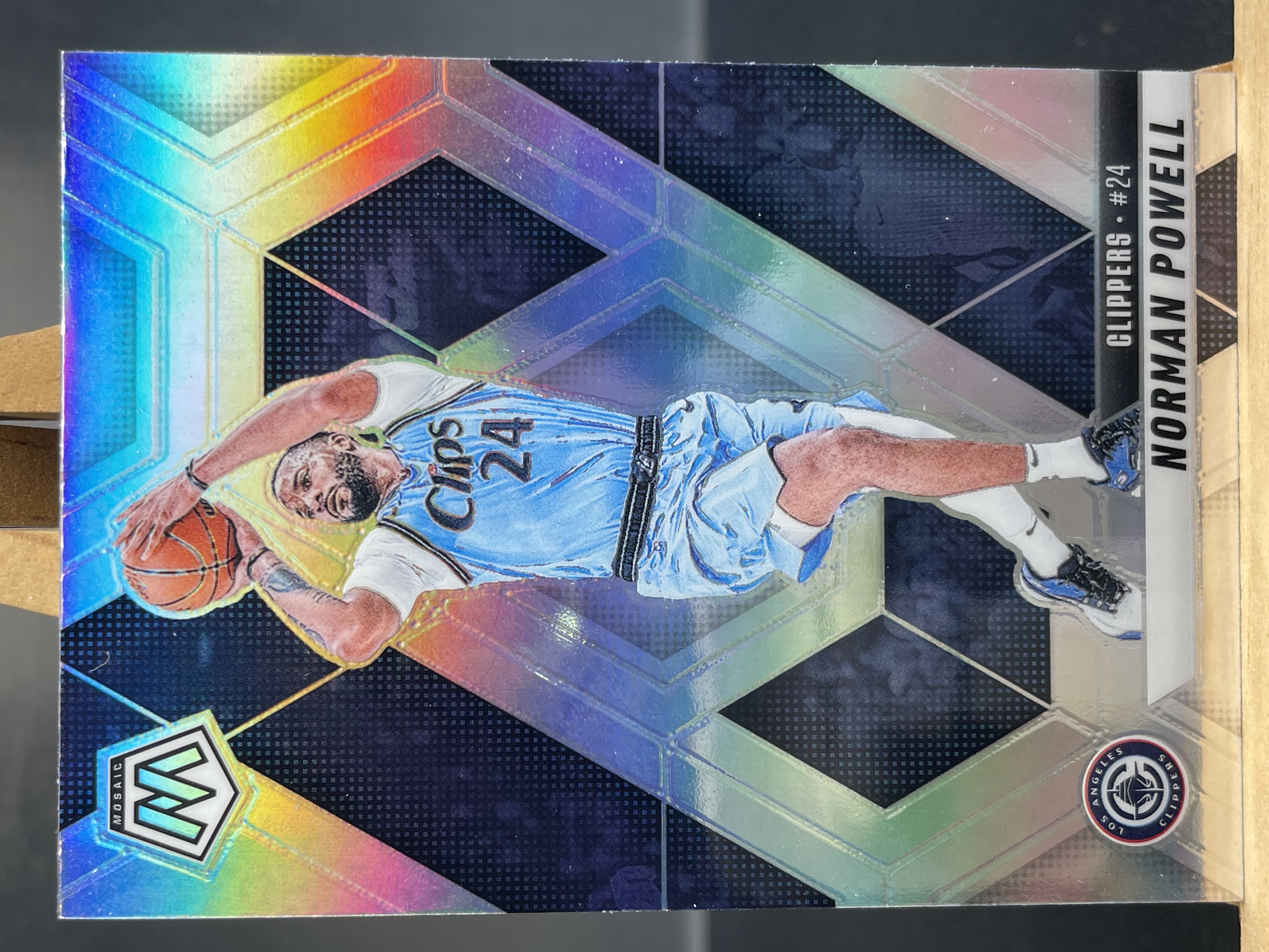 (B6) 2024-25 PANINI 马赛克系列 折射 诺曼 鲍威尔 快船 实卡好看 收藏凑套必备 卡品如图 !!!